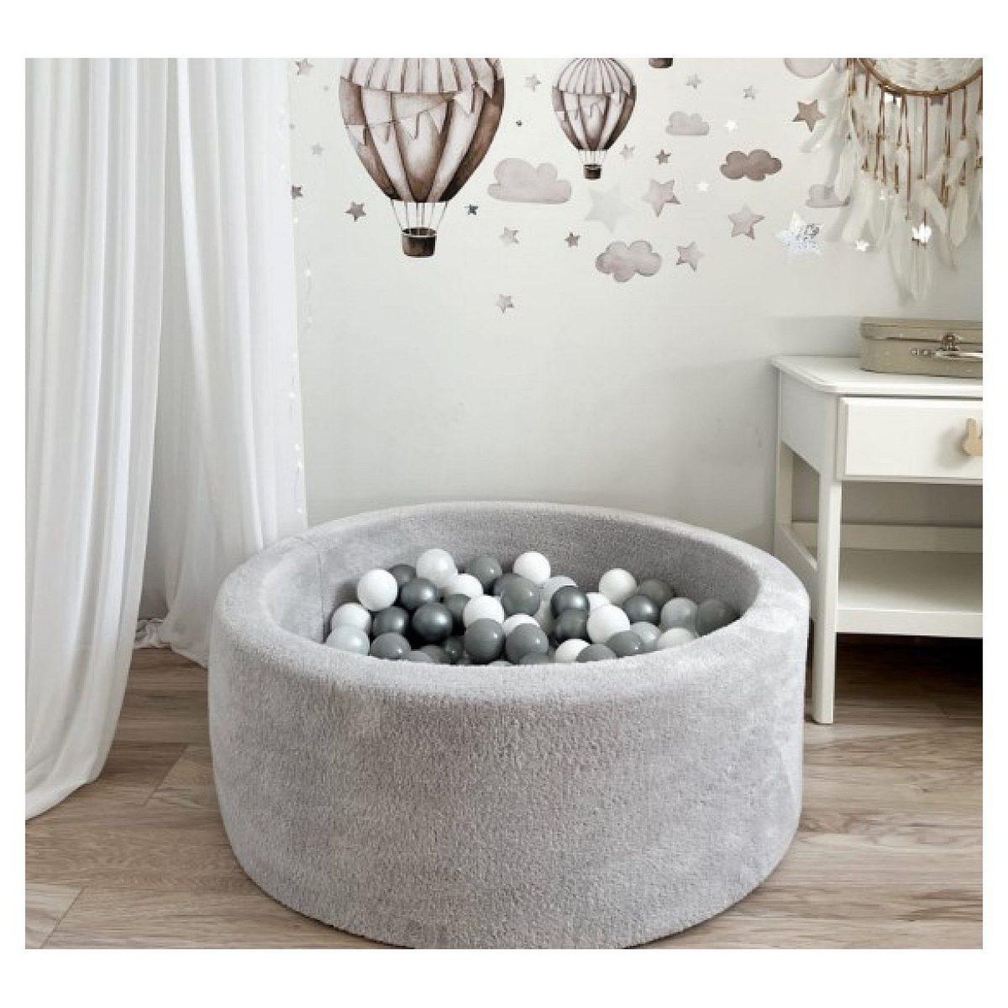 Voir la diapositive 2 : MONIO FOR KIDS Peluche piscine à balles 90 cm gris clair + 200 balles