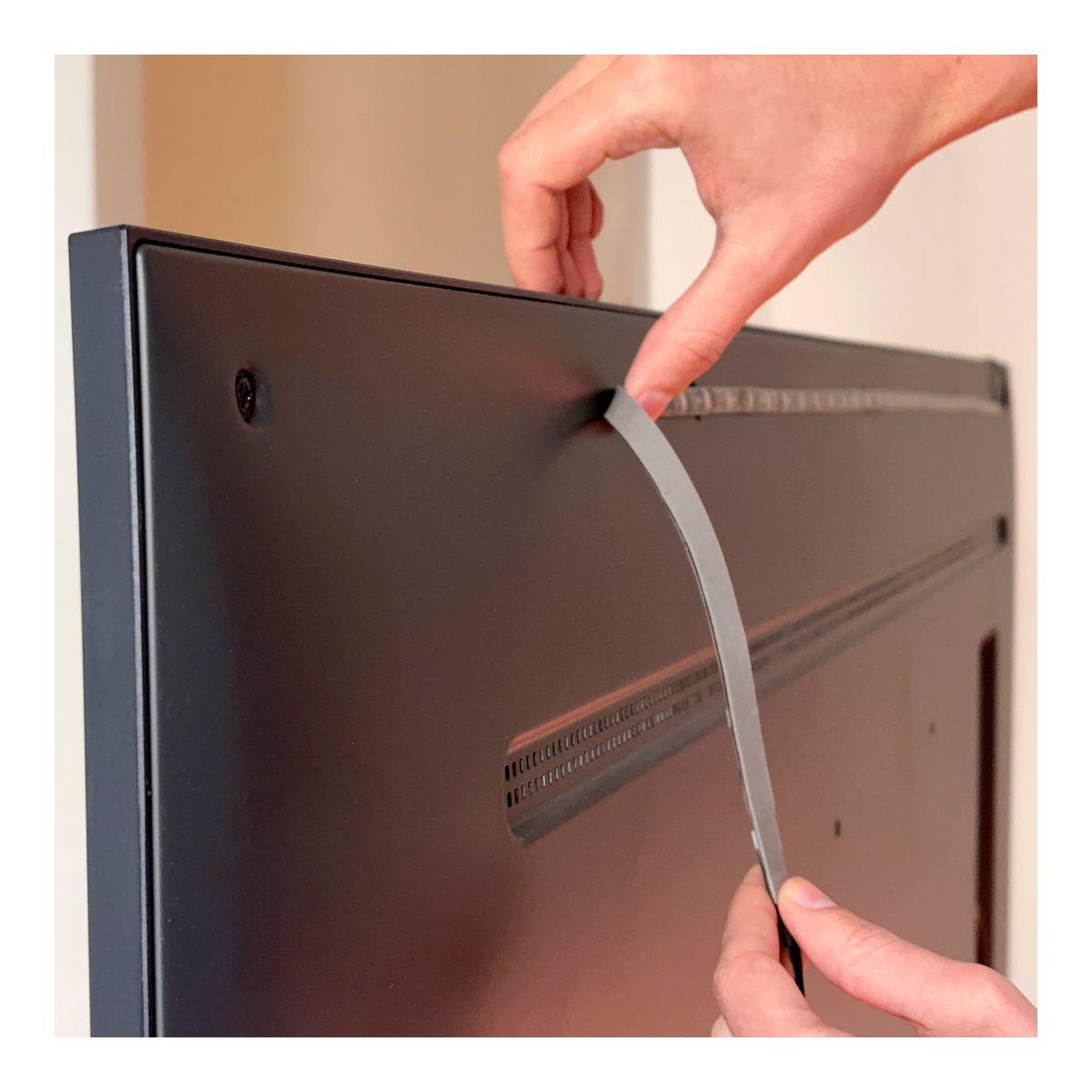 Voir la diapositive 3 : WIZ Boîtier de synchronisation HDMI Sync box+Lightstrip 55 à 65''