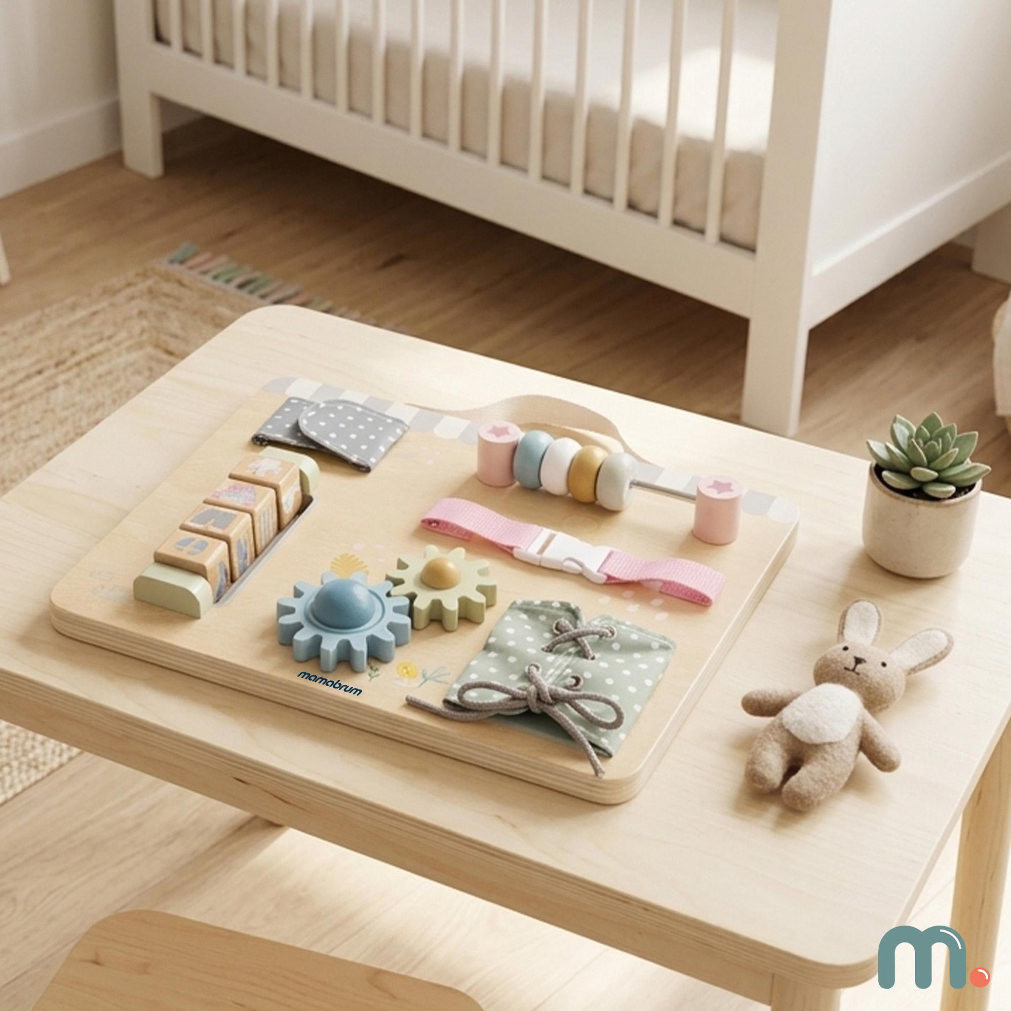 Voir la diapositive 2 : MAMABRUM Tableau Manipulation Bois Mamabrum Engrenages Lacets Velcro 30x24 cm 18M+