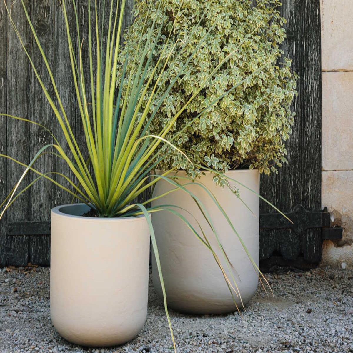 Eda Pot de fleurs rond en plastique Volcania UP - Beige calcaire - Ø 40 cm - Eda