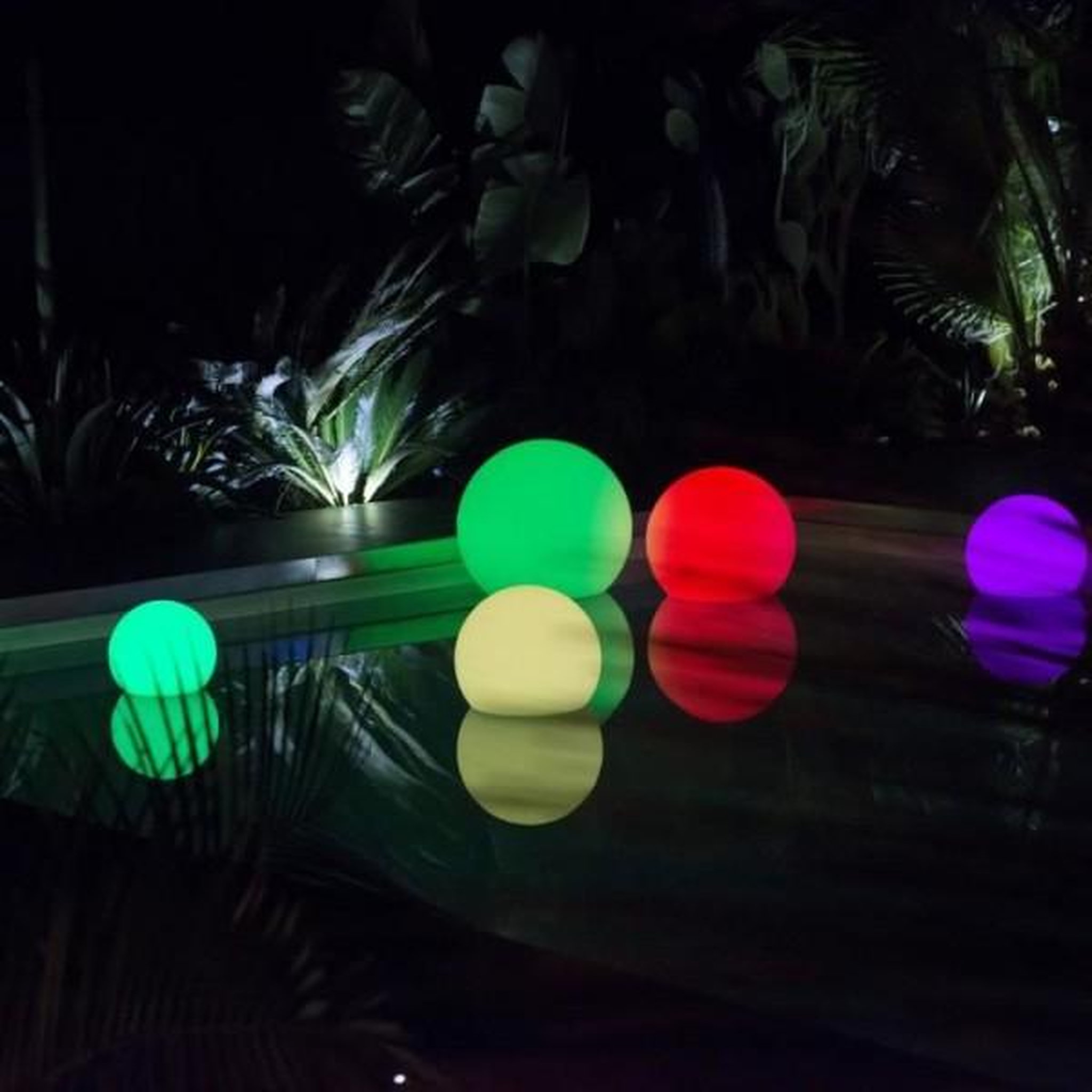 Voir la diapositive 4 : Lumisky LUMISKY - Boule lumineuse sans fil flottante LED - multicolore dimmable BOBBY - Ø50cm avec télécommande et socle a induction