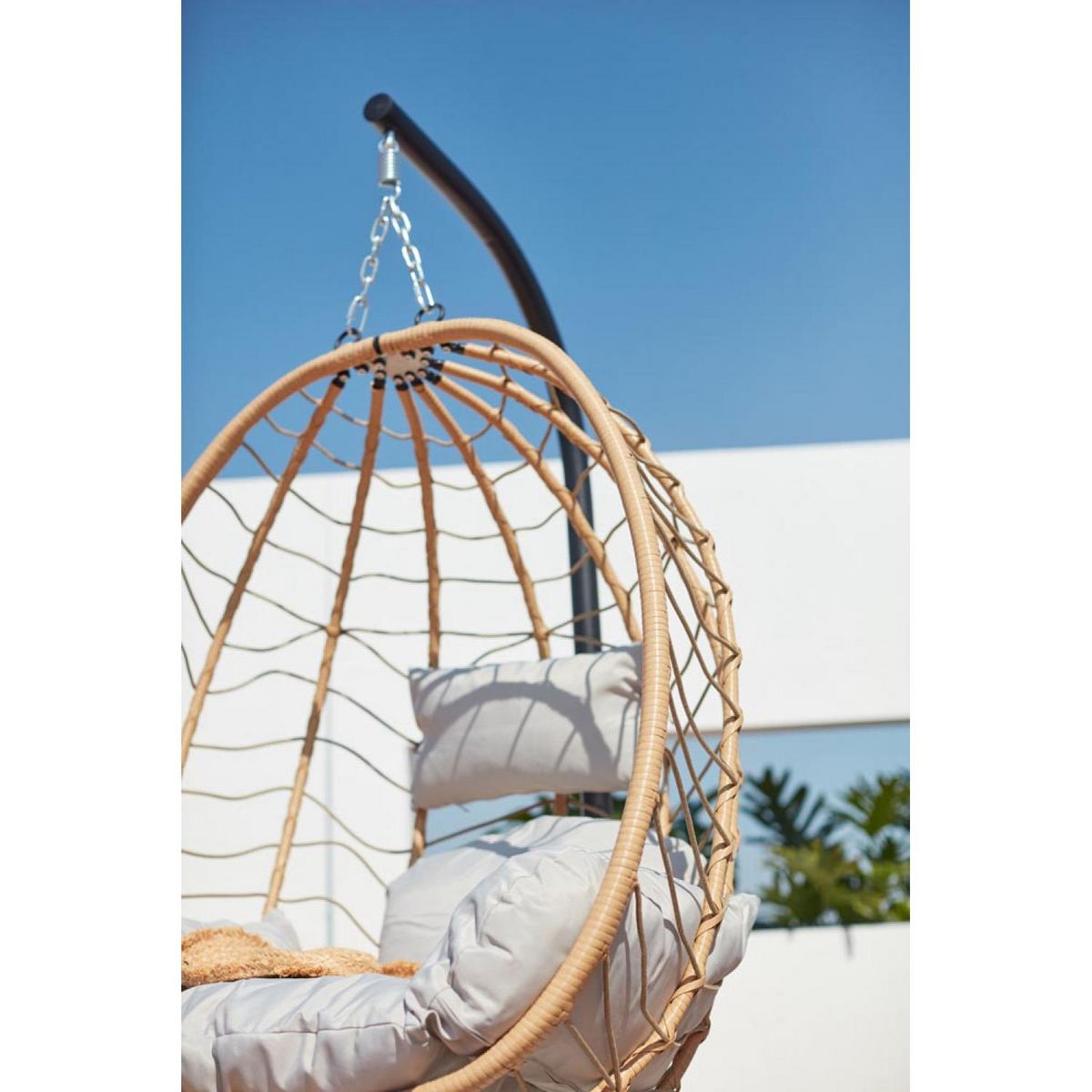 CONCEPT USINE Fauteuil suspendu en résine effet rotin naturel LIMA