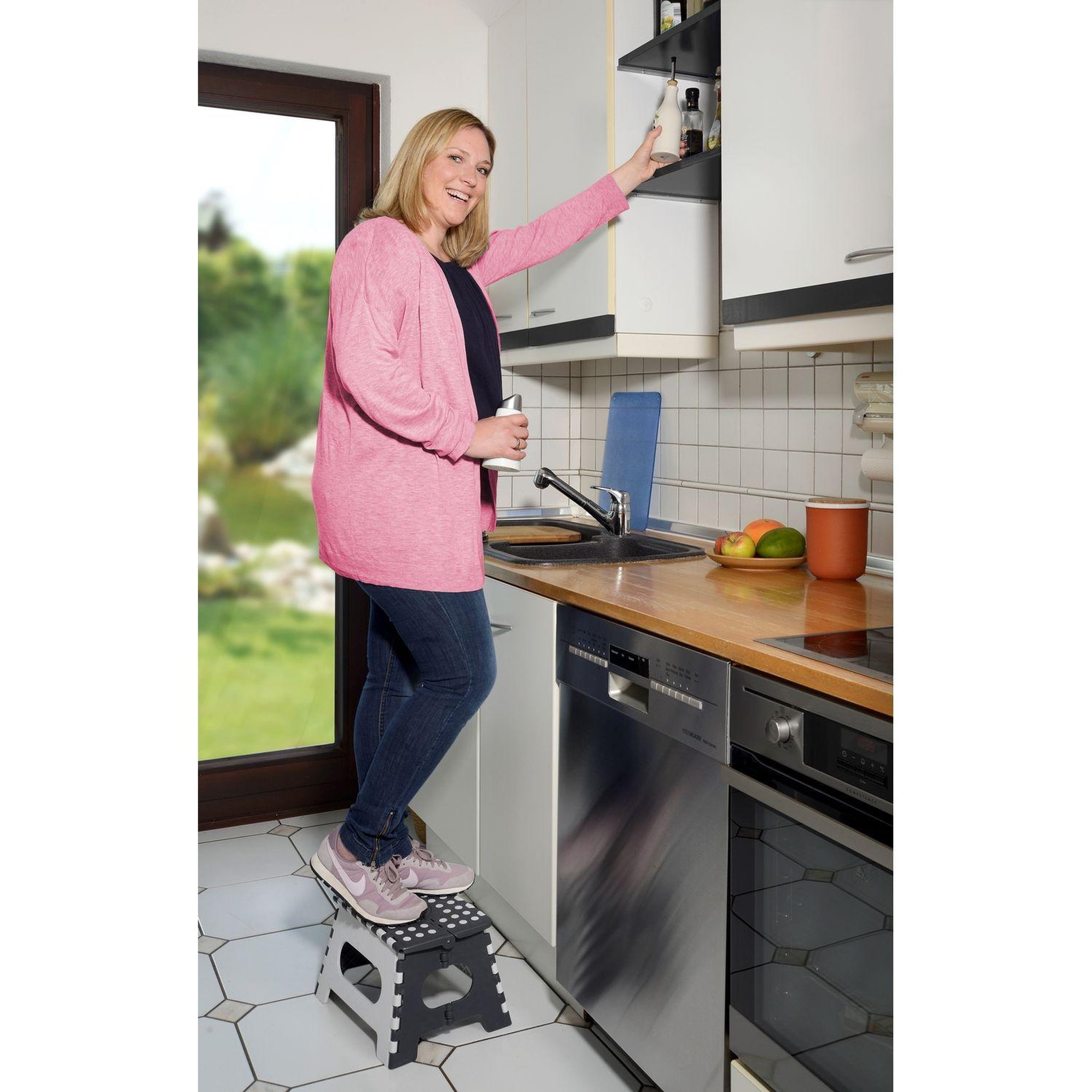 Voir la diapositive 3 : Wenko Marchepied pliable Secura - H. 22 cm - Gris