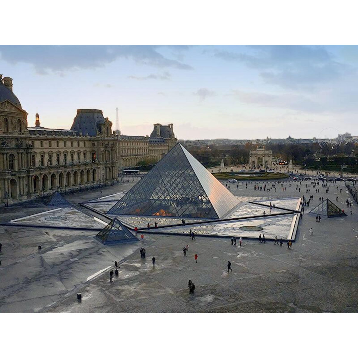 Smartbox Visite thématique du Louvre suivie d'une dégustation de vins pour 2 - Coffret Cadeau Multi-thèmes