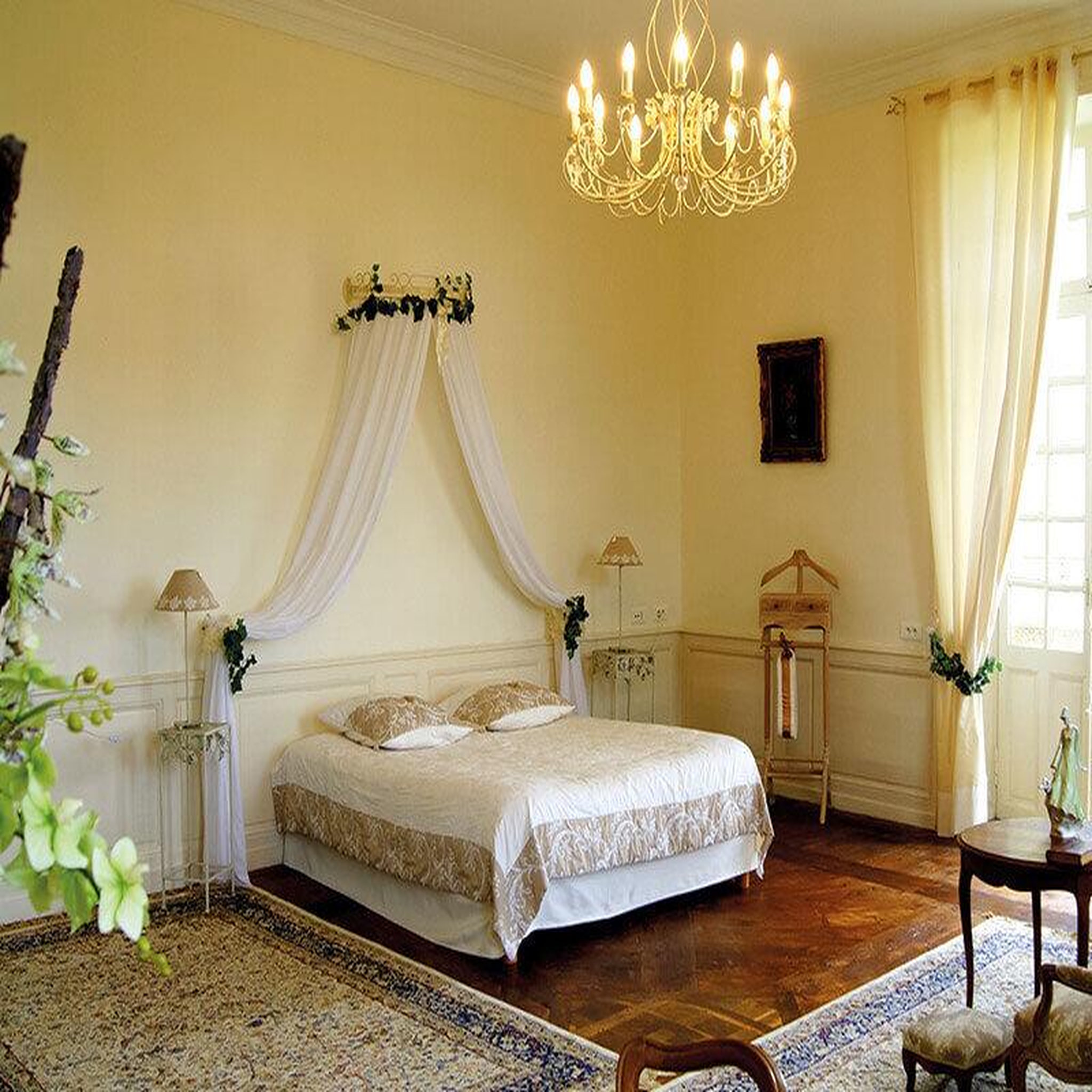 Voir la diapositive 2 : Smartbox Lune de miel en france : 1 nuit avec dîner dans un château - coffret cadeau séjour