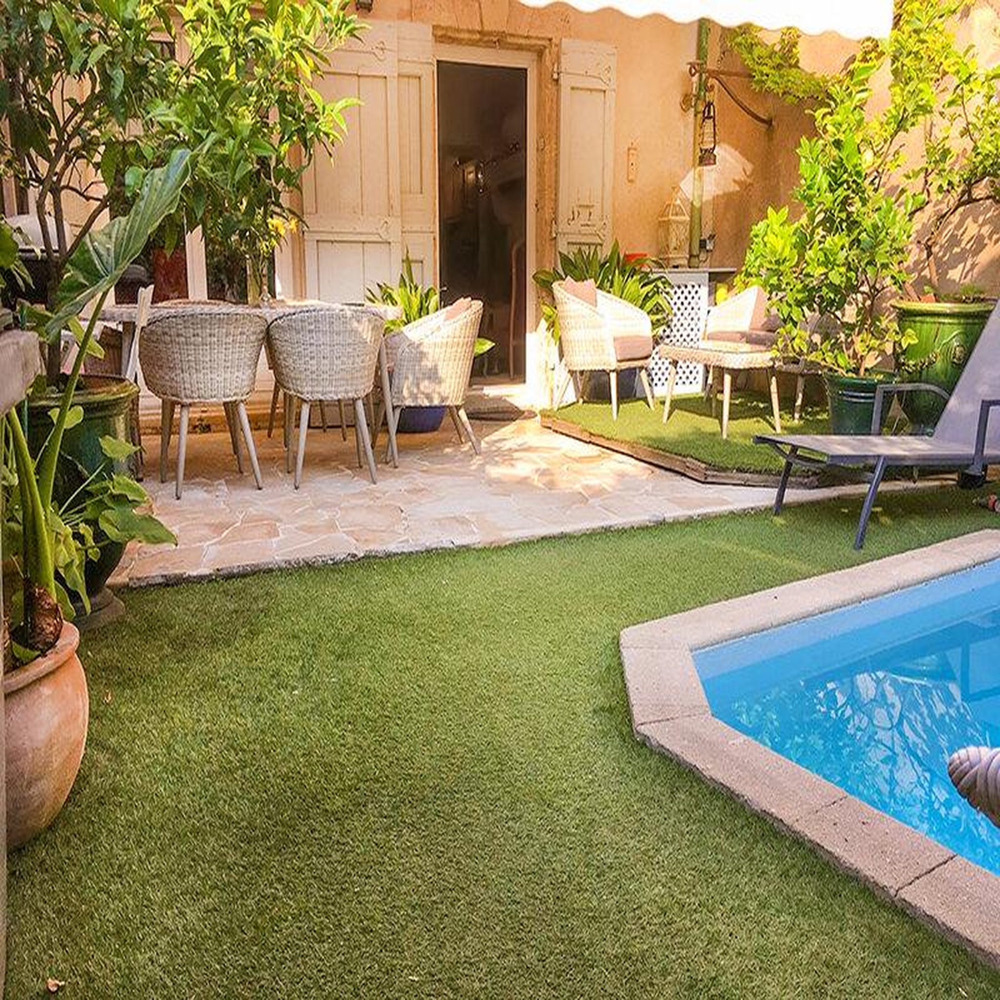 Voir la diapositive 4 : Smartbox Séjour en famille avec dîner près de béziers dans une maison d'hôtes avec piscine - coffret cadeau séjour