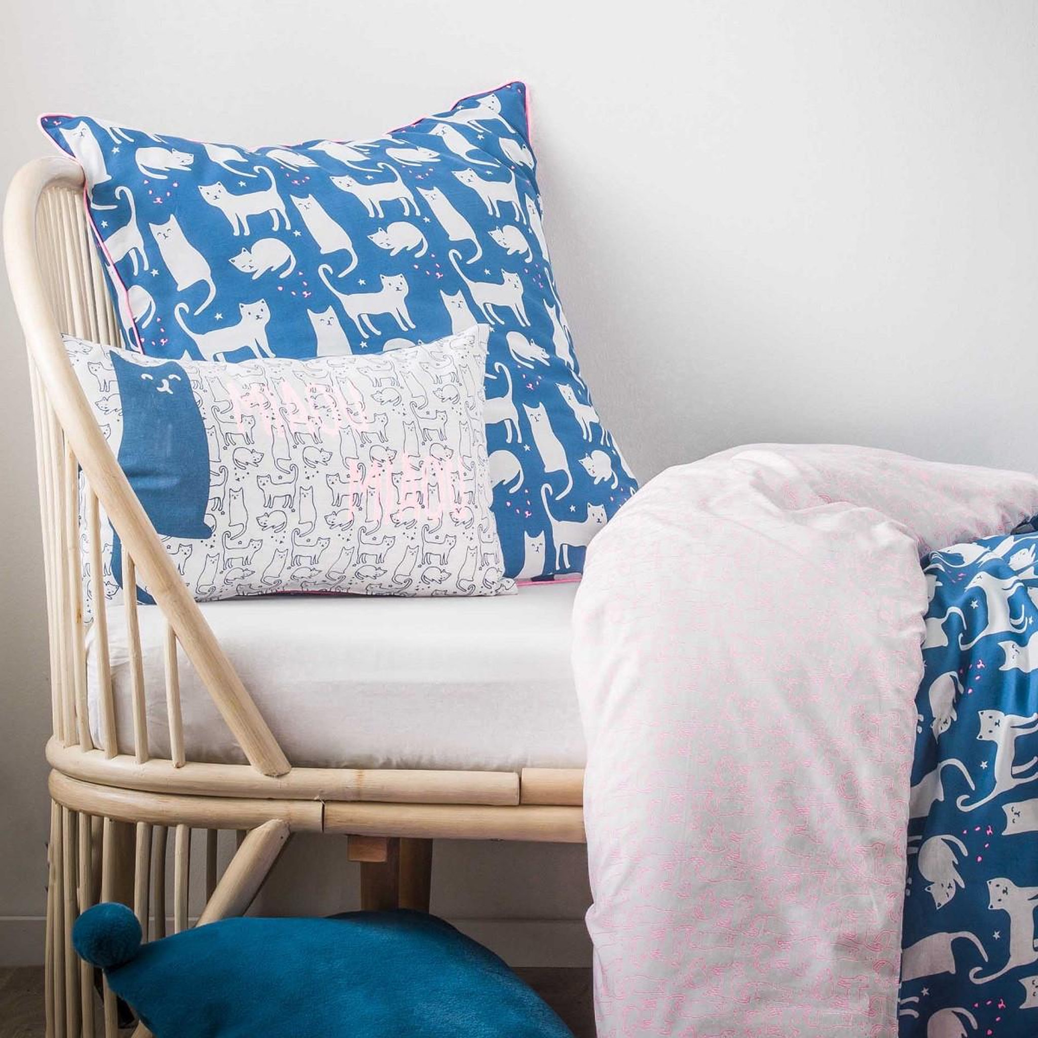 Voir la diapositive 5 : FUTURE HOME Coussin enfant imprimé chat en coton 30x50cm miaou