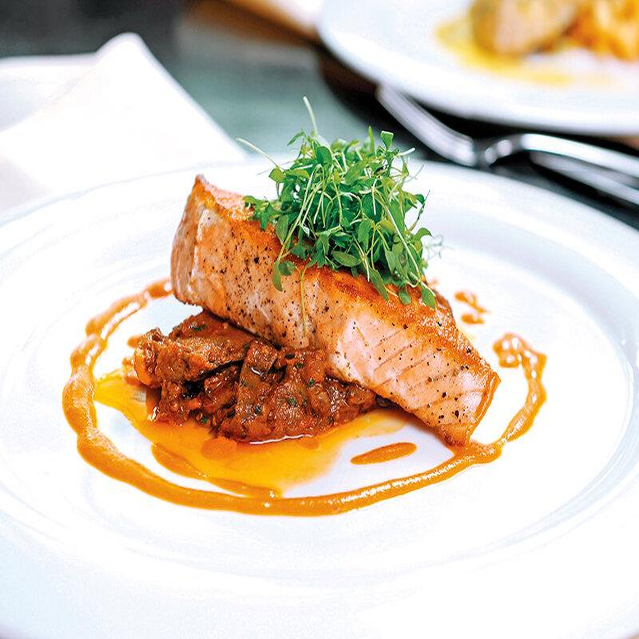 Voir la diapositive 3 : Smartbox Adresses gastronomiques : menu chamasol 4 plats au restaurant mon plaisir près de montbéliard - coffret cadeau gastronomie