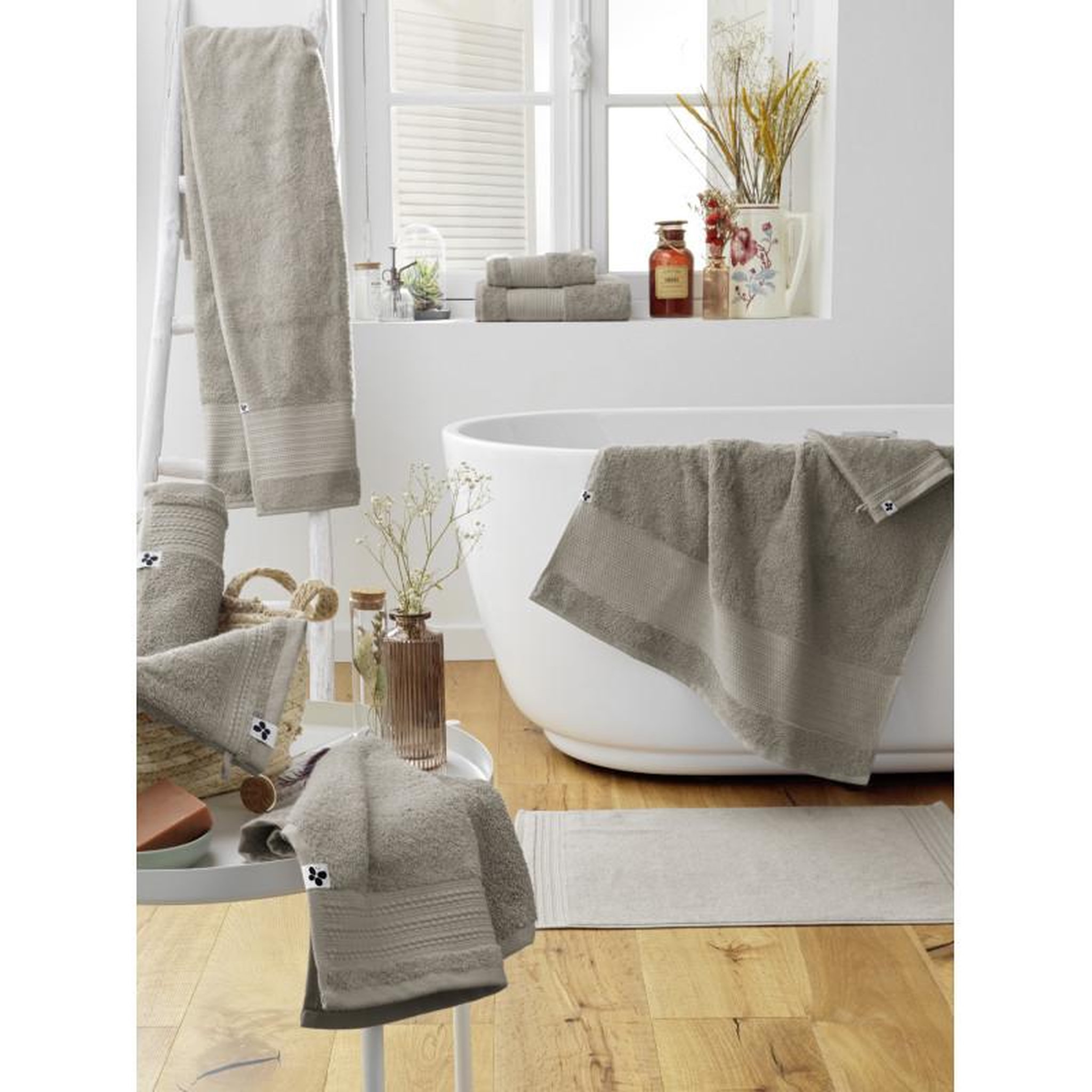 Voir la diapositive 3 : L EFFET PAPILLON Tapis de bain  Garance  50 x 70 cm / 100% Coton Bio / 600 gr/m² l'Effet Papillon -  - Tapis de bain 50 x 70 cm