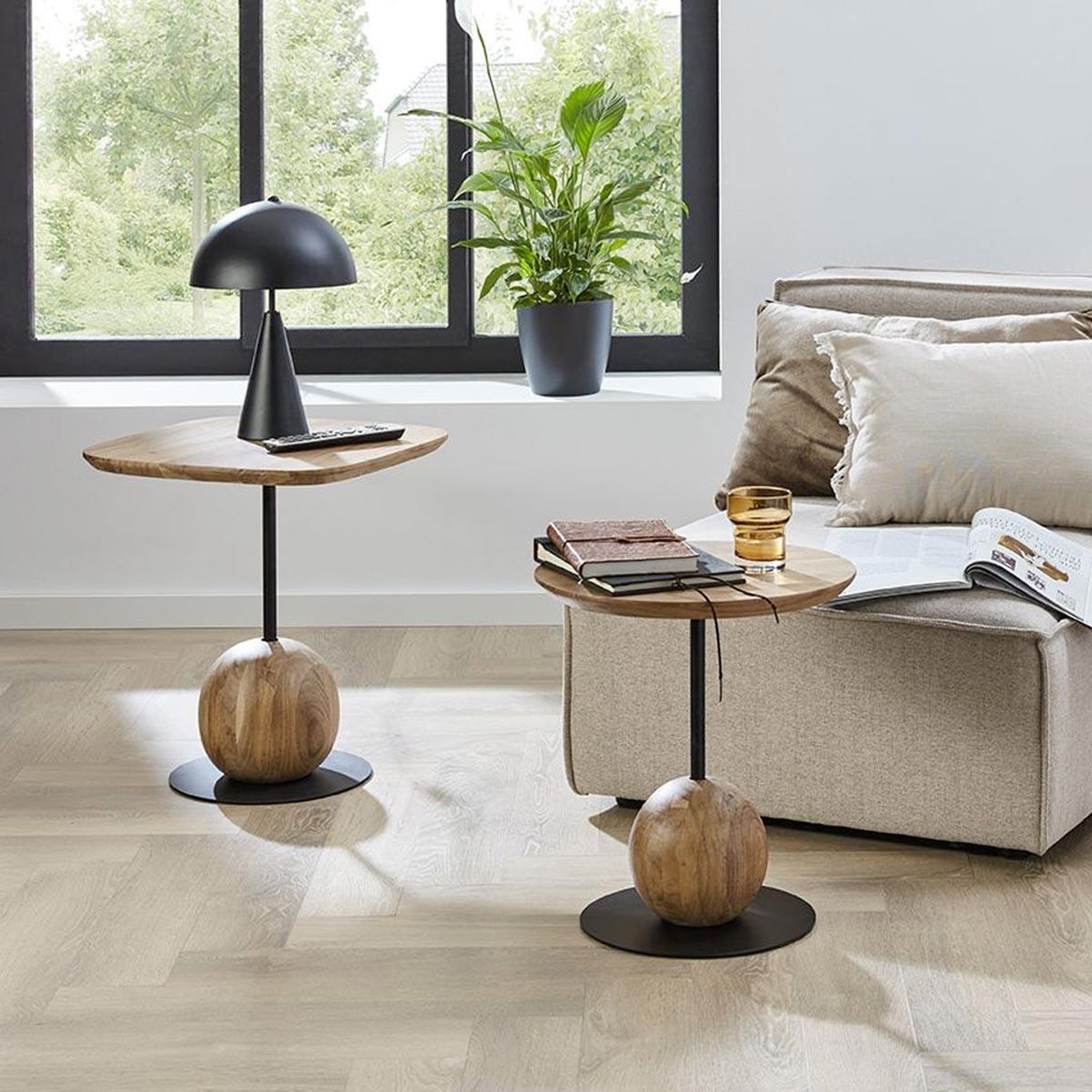 Voir la diapositive 4 : Paris Prix Table d'appoint design  sphère  50cm naturel & noir