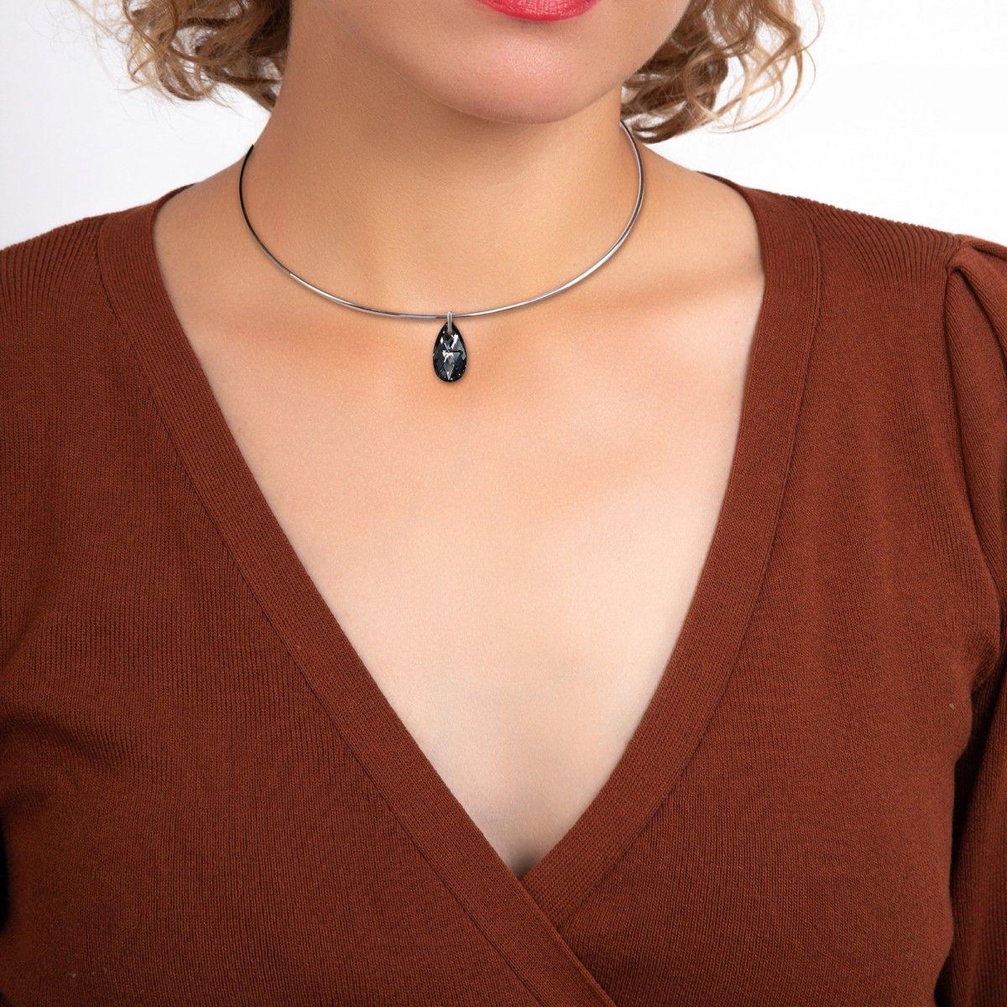 Voir la diapositive 2 : SC CRYSTAL Collier ras de cou orné de Cristaux scintillants