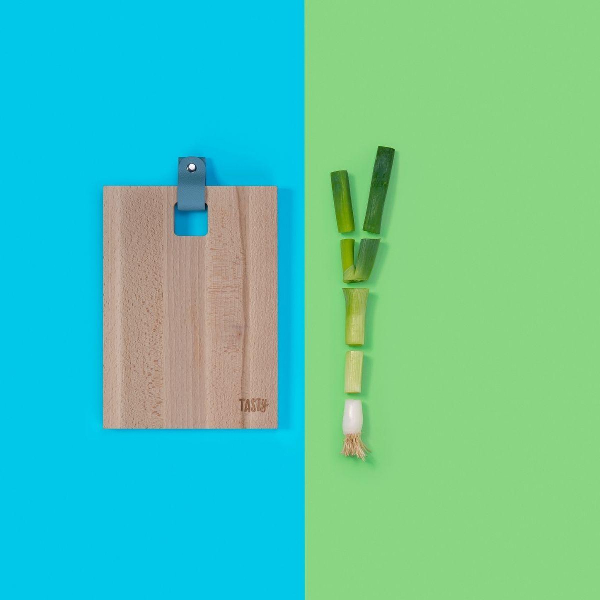 Voir la diapositive 2 : TASTY Planche à découper en bois rectangulaire 25 x 18 cm Tasty Green
