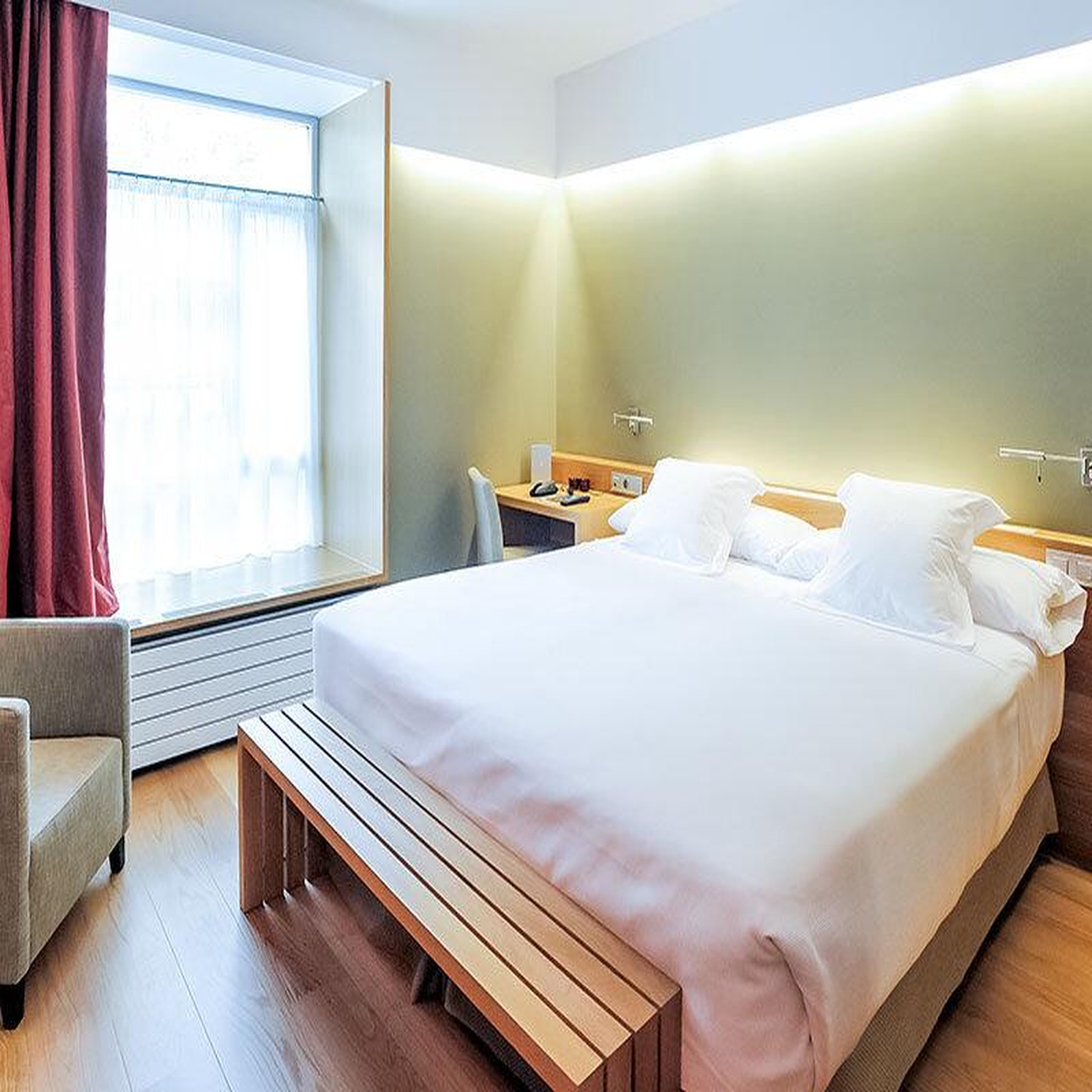 Voir la diapositive 2 : Smartbox Séjour bien-être en espagne : 3 jours en hôtel 4* avec spa dans une station thermale des pyrénées - coffret cadeau séjour