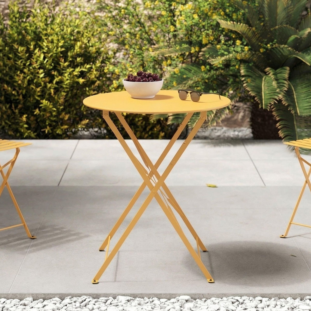 Rendez vous déco Table de jardin ronde et pliante en métal jaune beurre 2 personnes-Kayla