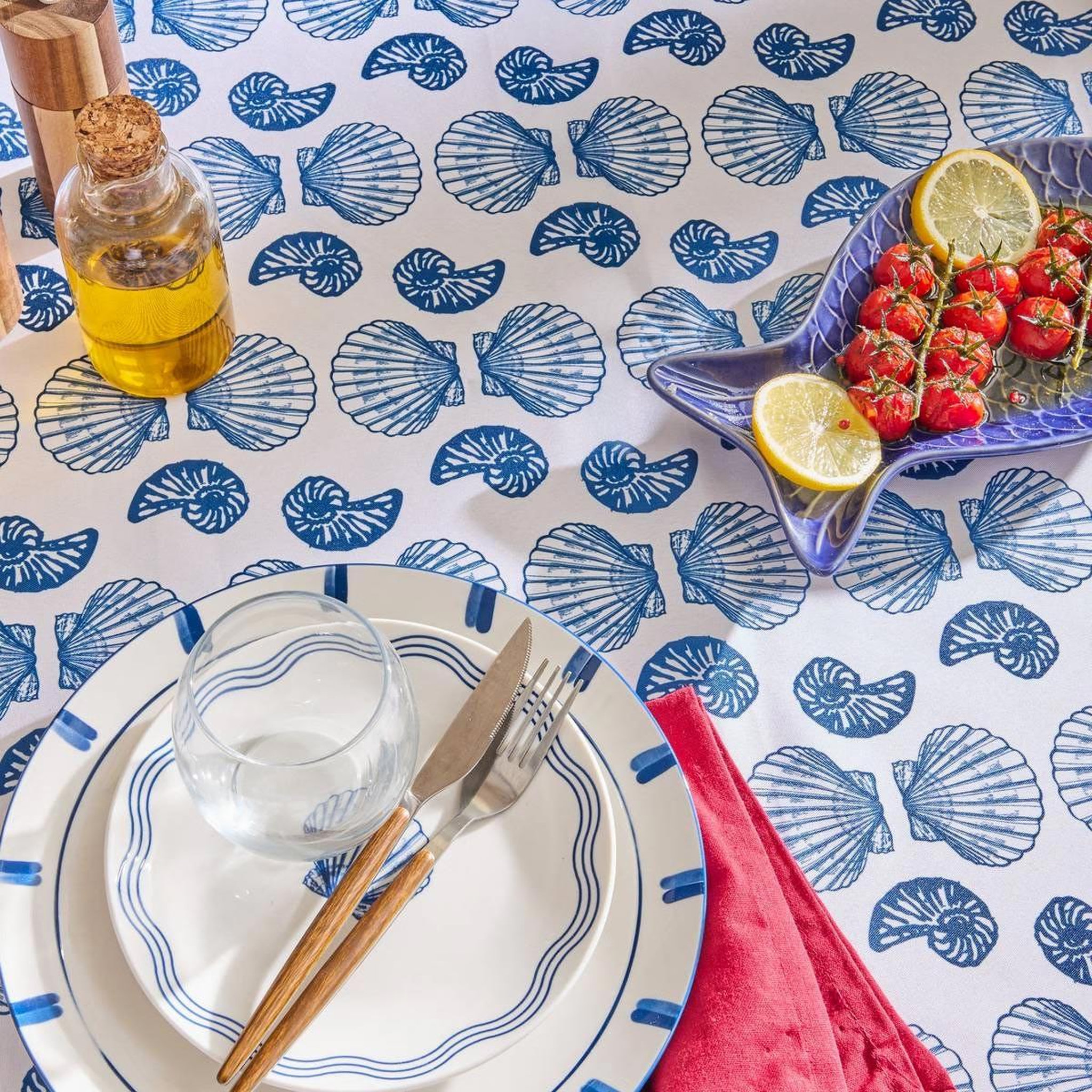 Voir la diapositive 2 : ATMOSPHERA Nappe antitache imprimé  océania  140x240cm bleu