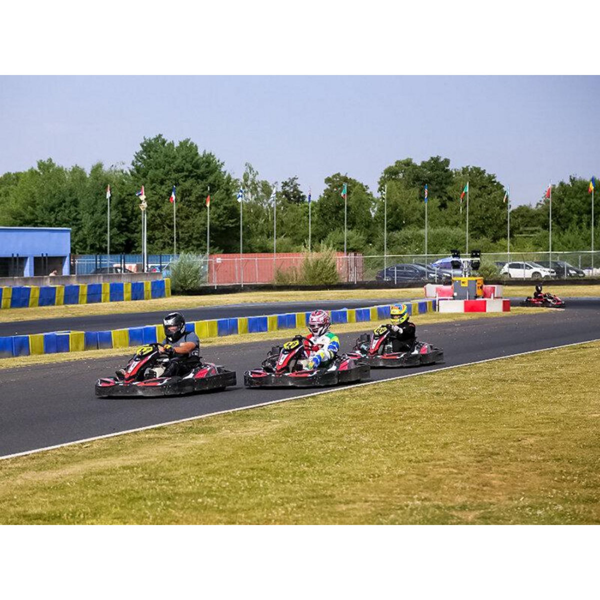 Smartbox 2 sessions de kart pour 2 personnes près de Paris - Coffret Cadeau Sport & Aventure