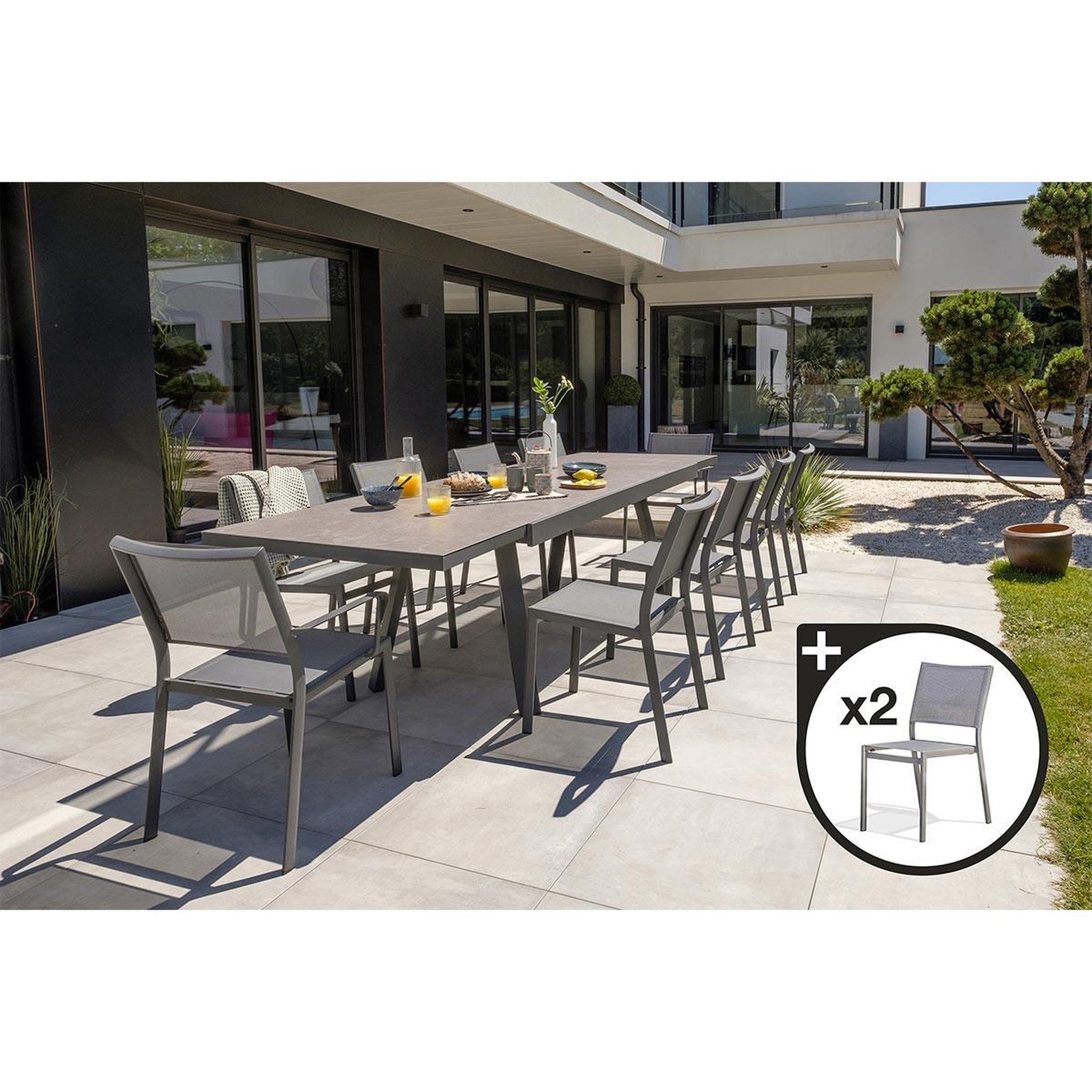 Voir la diapositive 2 : DCB GARDEN Ensemble Table de Jardin en Céramique 10 Chaises & 2 Fauteuils  Stockholm  200-300cm Gris Anthracite