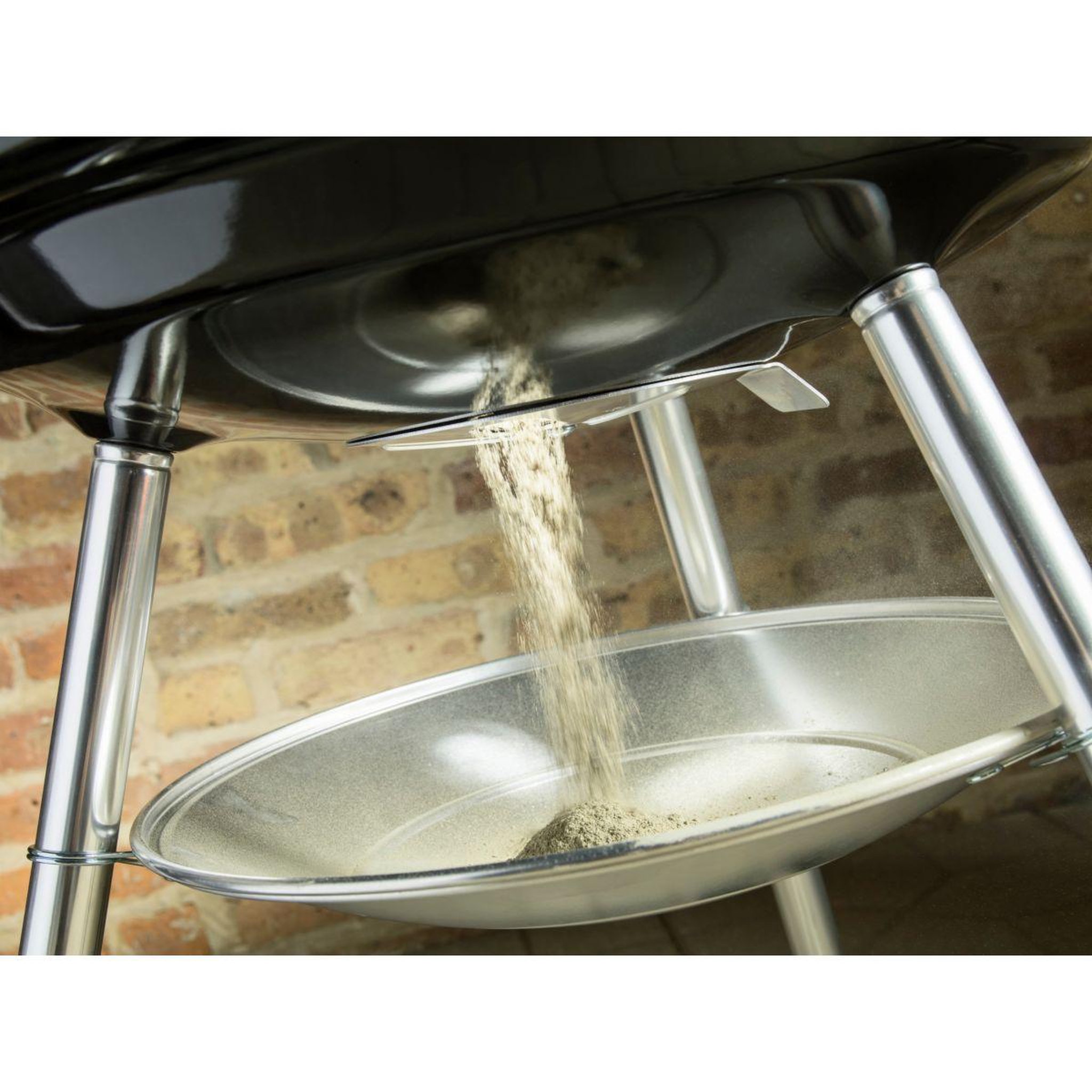 Voir la diapositive 5 : Weber Barbecue charbon Compact Kettle black sur pieds 47 cm
