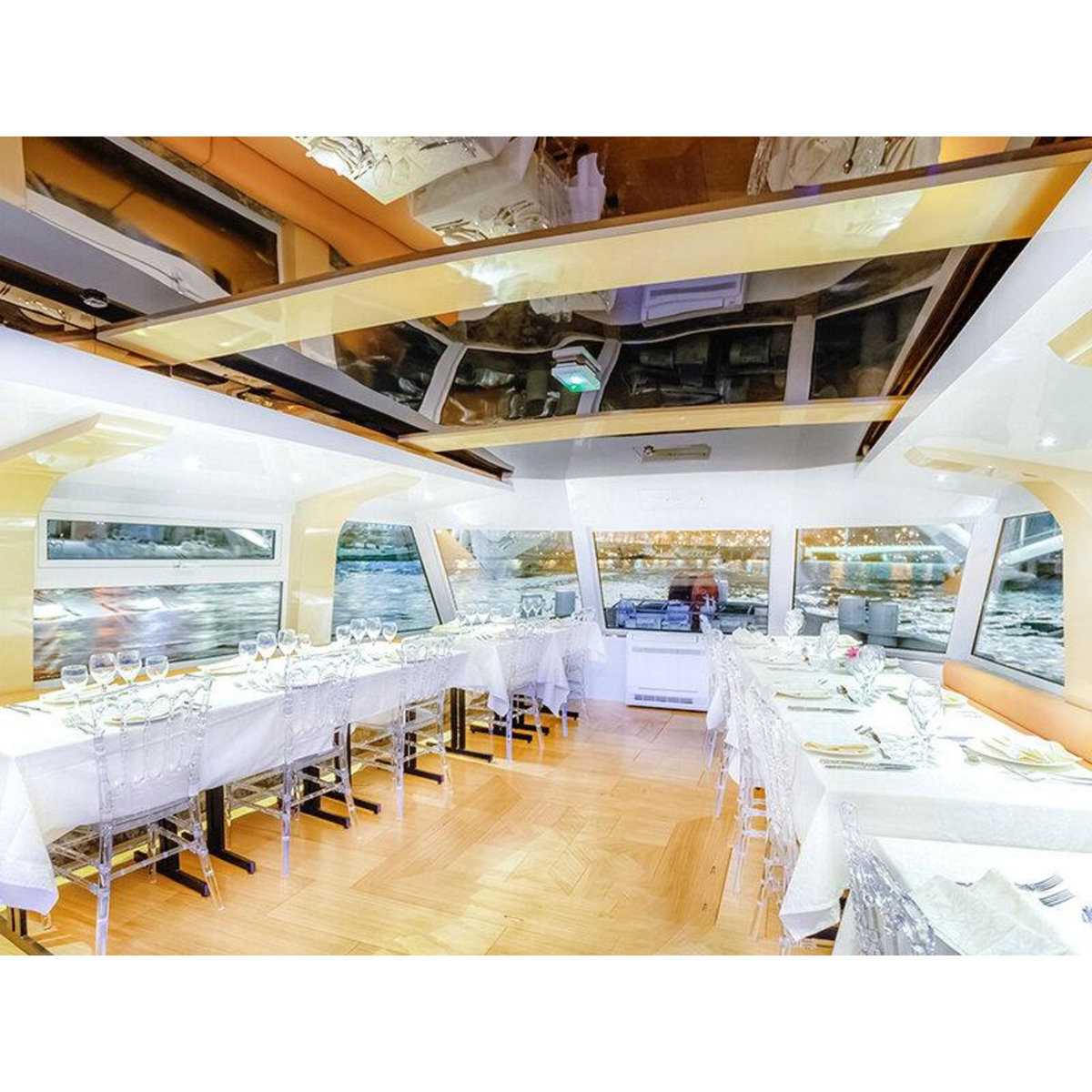 Smartbox 2h d'excursion sur la Seine avec dîner, pour 2 personnes - Coffret Cadeau Sport & Aventure