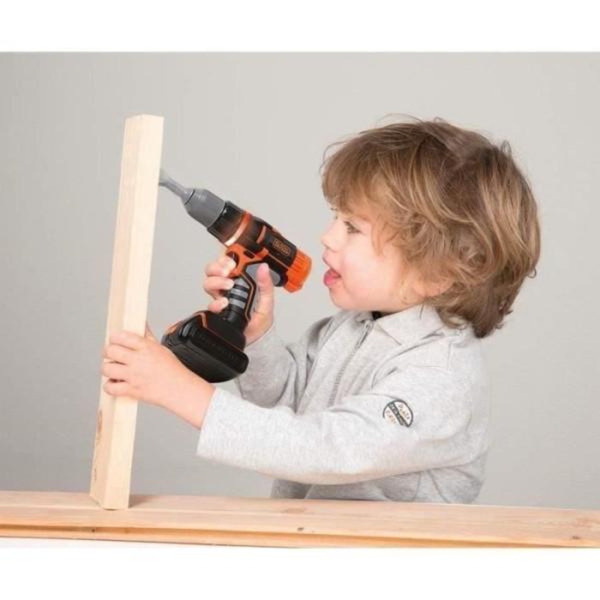 Voir la diapositive 2 : SMOBY B+D PERCEUSE ELECT