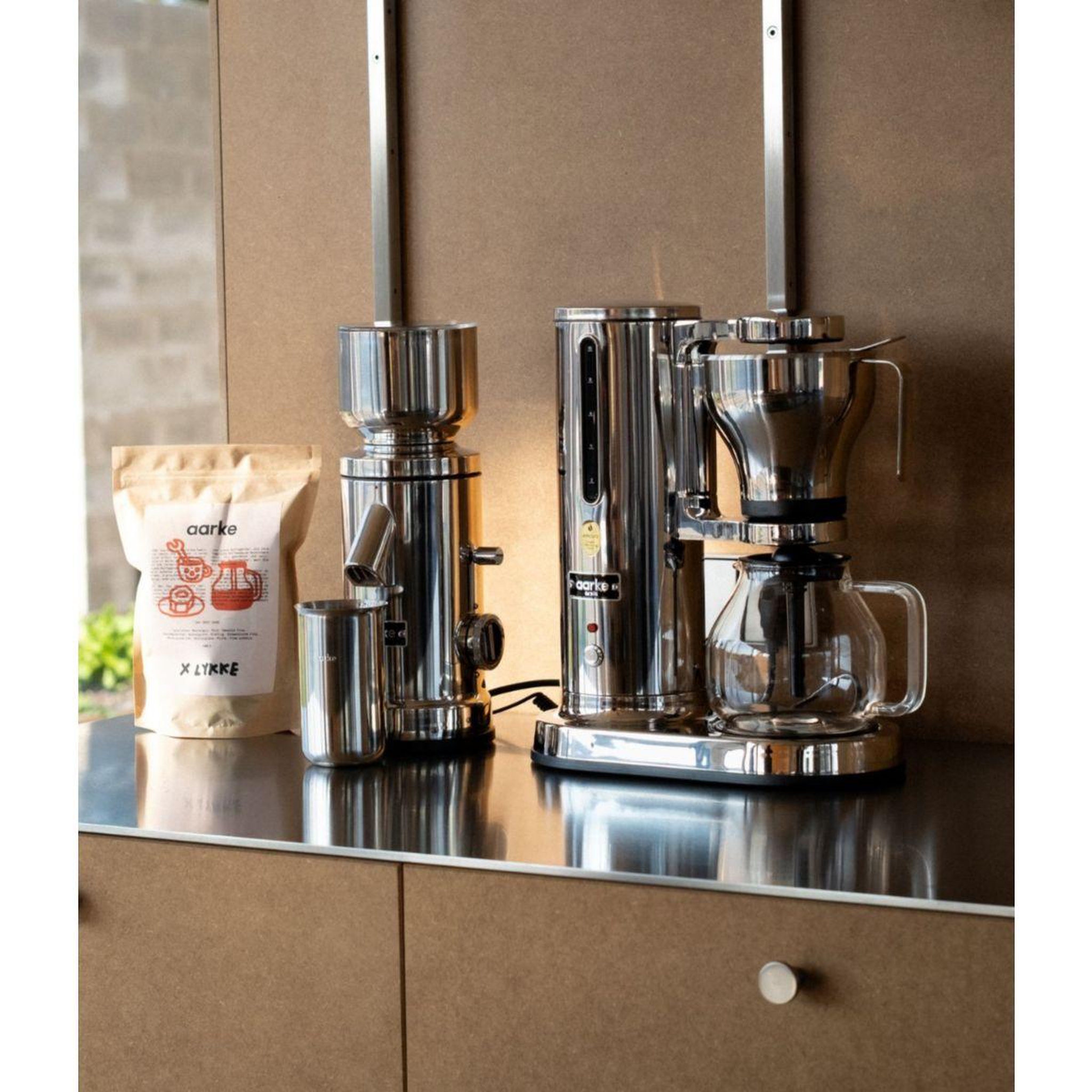 Voir la diapositive 3 : AARKE Cafetière filtre aaa1300