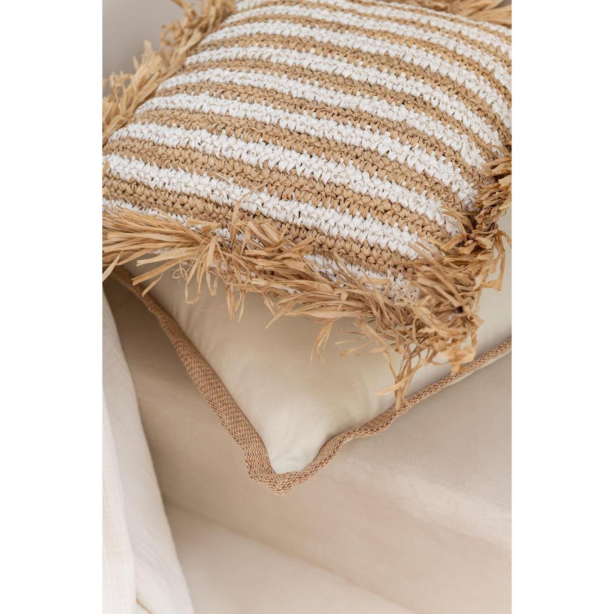 Voir la diapositive 3 : J-LINE Coussin Déco à Franges  Bali  45x45cm Naturel