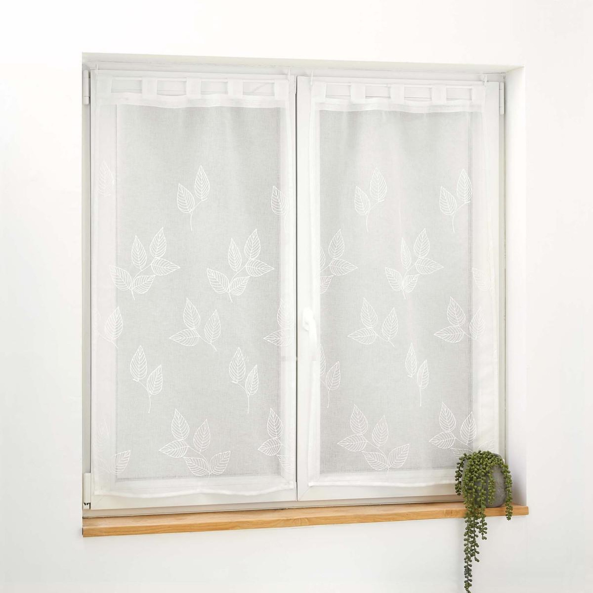 Voir la diapositive 3 : Douceur d'Intérieur Paire de voilages brodés  berry  60x90cm blanc
