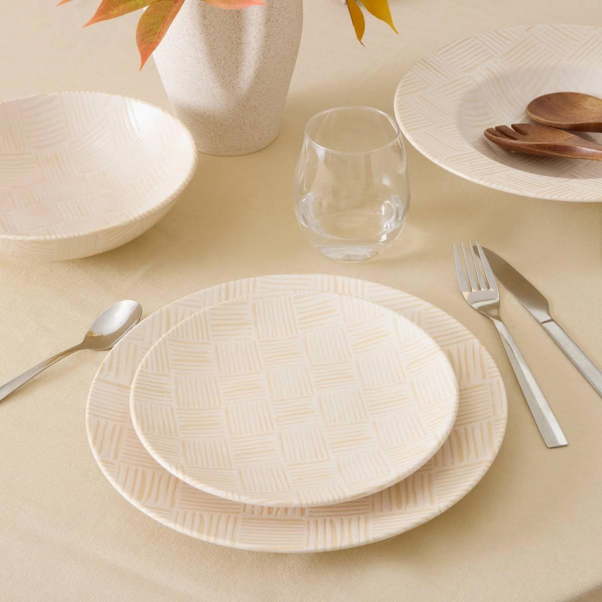 Voir la diapositive 3 : SECRET DE GOURMET Lot de 6 assiettes à dessert  laetitia  19cm crème