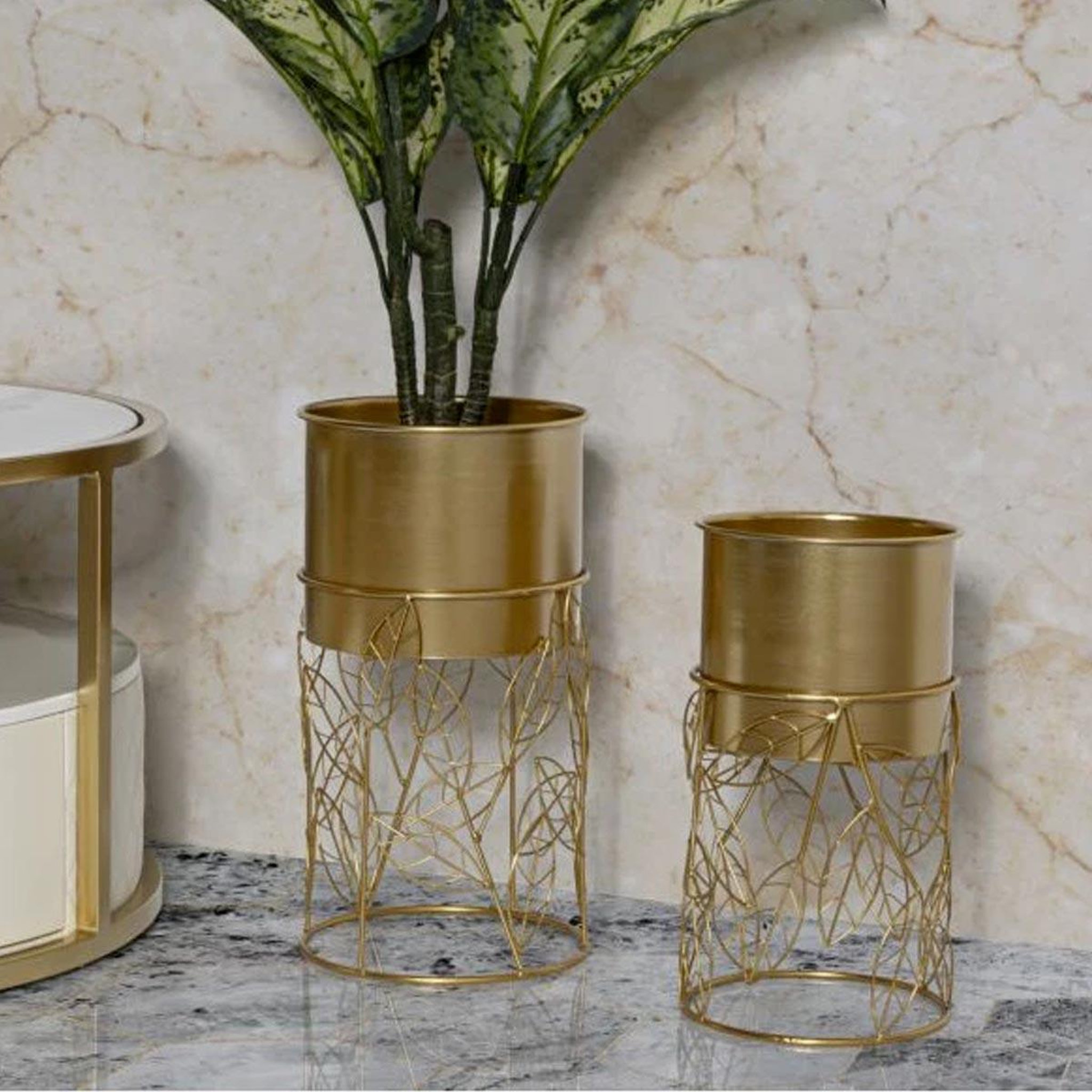 Voir la diapositive 5 : Paris Prix Lot de 2 cache-pots sur pied  livi  43cm or