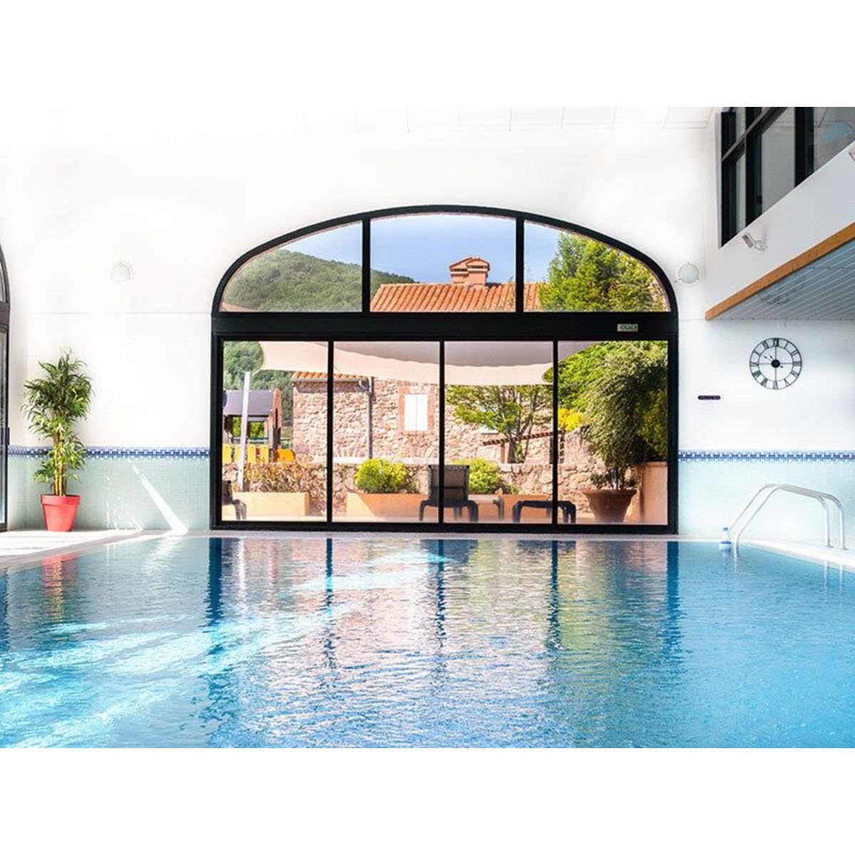 Smartbox Séjour de 2 jours avec accès illimité à l'espace détente à la frontière espagnole - Coffret Cadeau Séjour