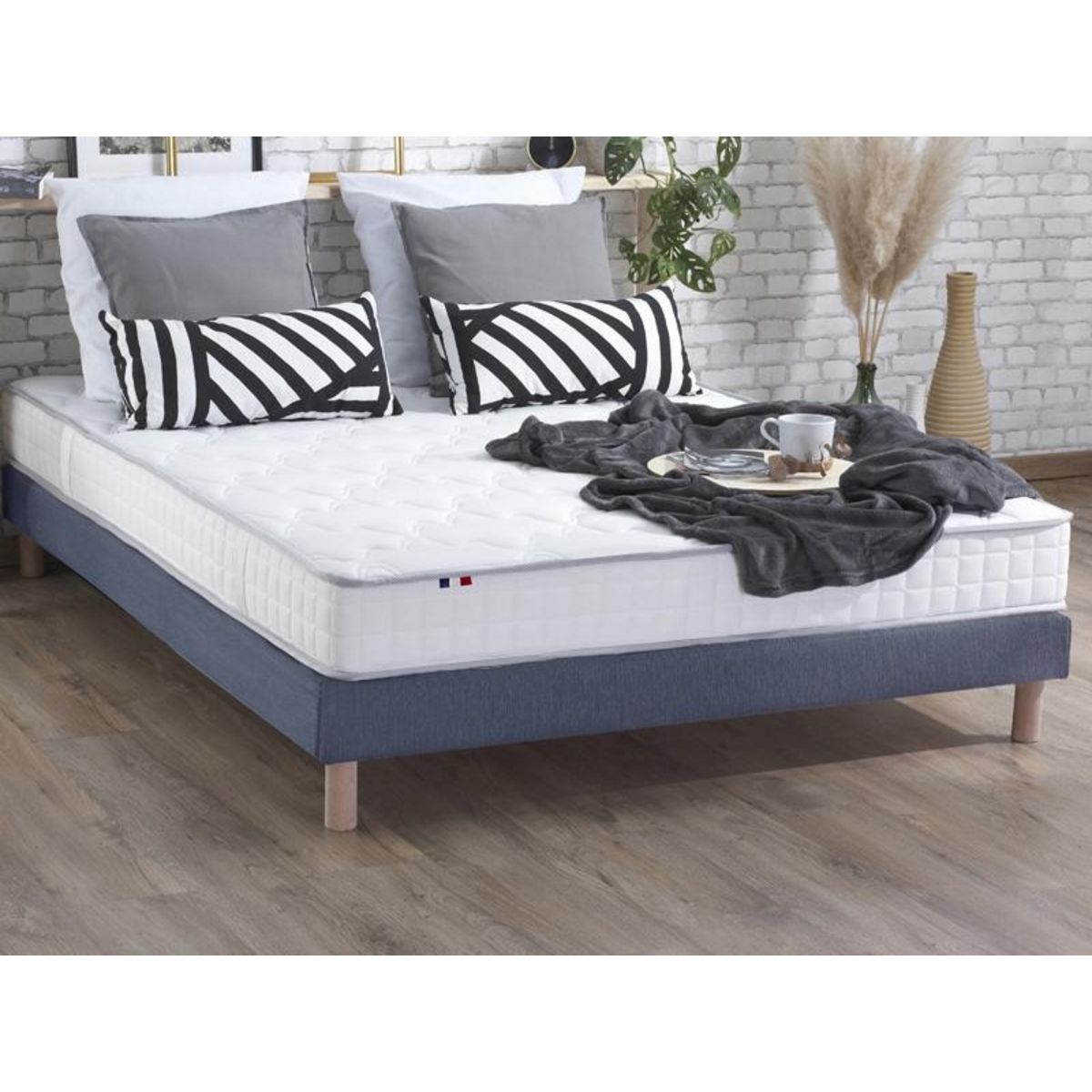 Matelas mousse haute résilience 140x190 cm MODERATO
