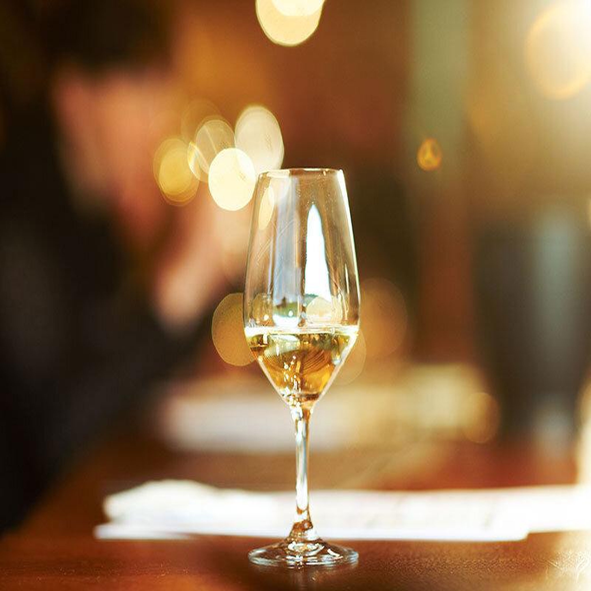 Voir la diapositive 6 : Smartbox Cours d'œnologie de 4h pour maîtriser les incontournables du vin avec ProDégustation - Coffret Cadeau Gastronomie