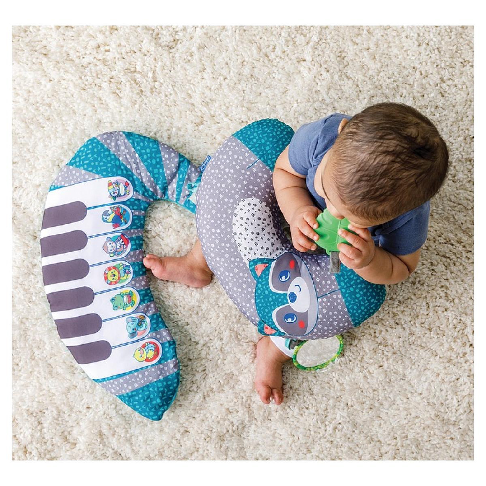 Voir la diapositive 5 : INFANTINO Piano et coussin 3 en 1 raton laveur
