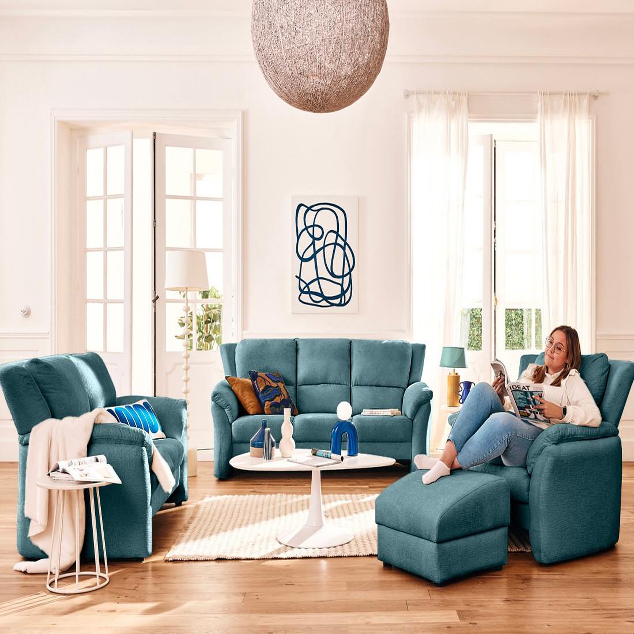 Voir la diapositive 3 : LISA DESIGN Bastille - fauteuil en tissu velours relief