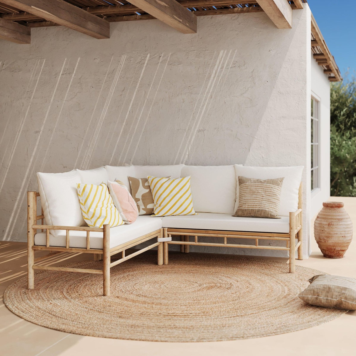 Rendez vous déco Canapé d'angle de jardin 4/5 places en bambou et coussins blancs-Vadella