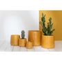 Voir la diapositive 2 : Paris Prix Cache-Pot Design  Splenda  28cm Ocre