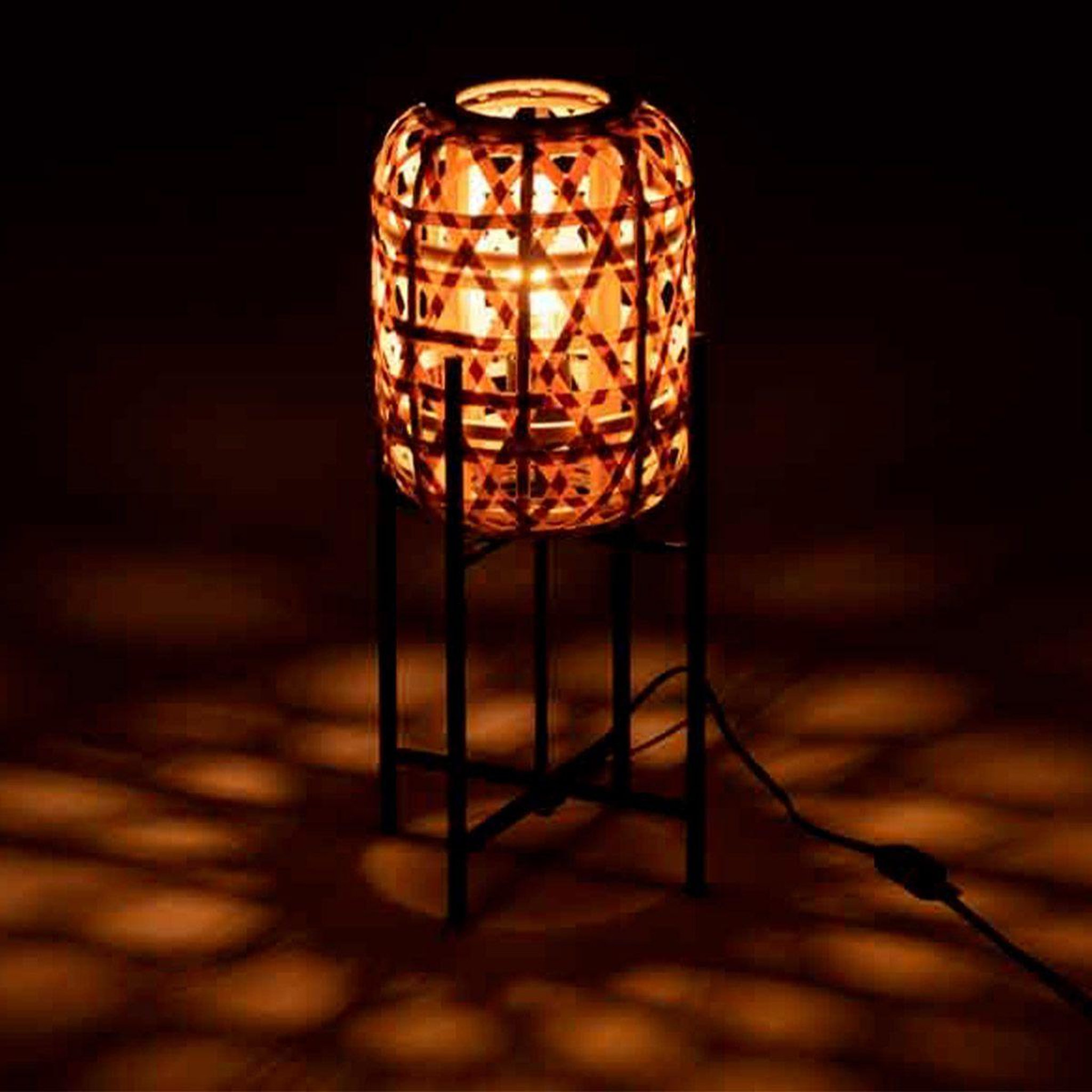 Voir la diapositive 4 : J-LINE Lampe à poser en bambou  dinaya  53cm naturel