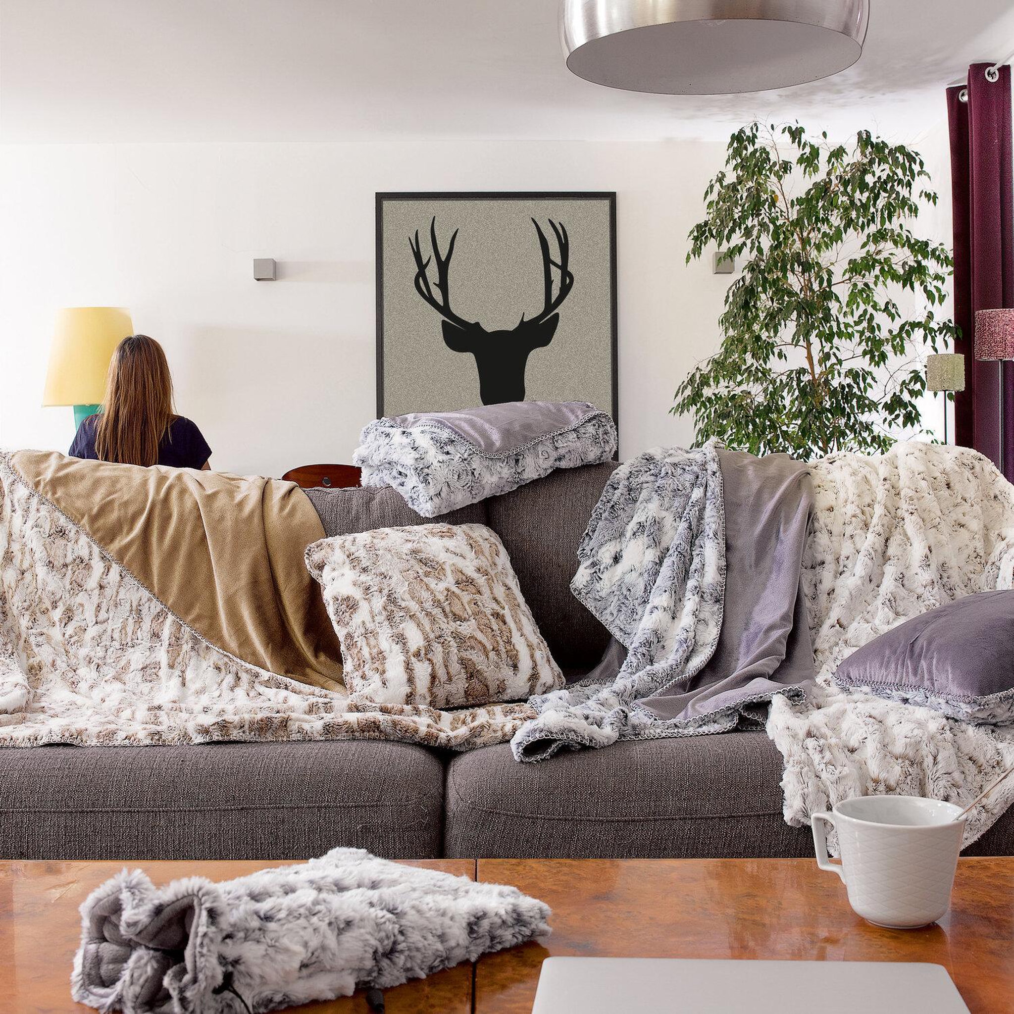 Voir la diapositive 2 : Les Ateliers du Linge Coussin 100%polyester 480g
