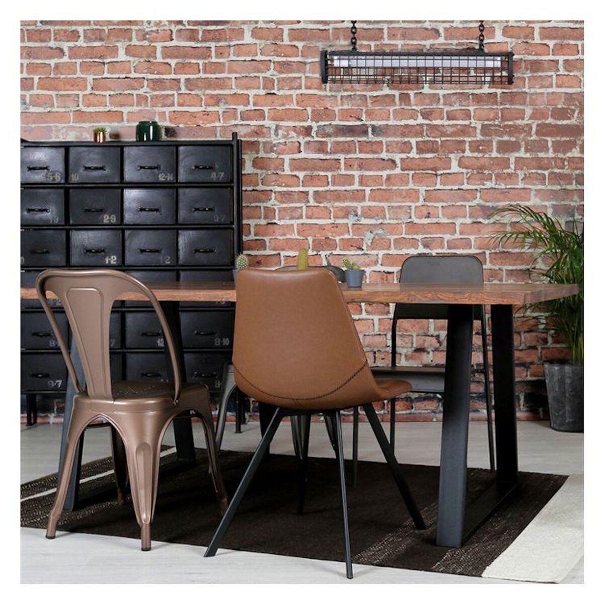 Rendez vous déco Lot de 2 chaises en métal chromé - Indus