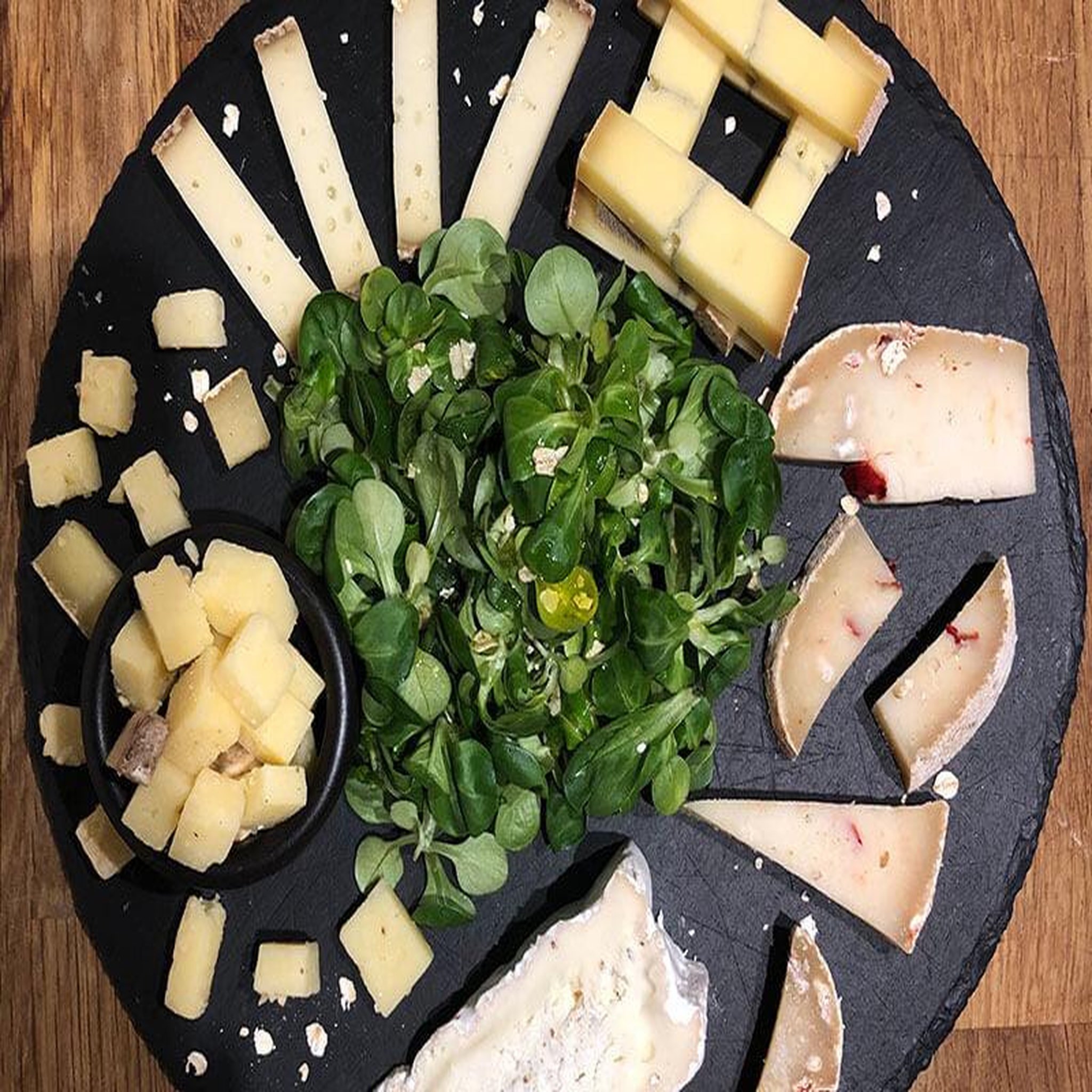 Voir la diapositive 4 : Smartbox Dégustation de fromages à deux - coffret cadeau gastronomie