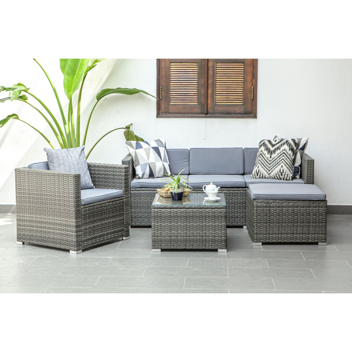 Salon bas de jardin 5 personnes en résine tréssée LYNNA