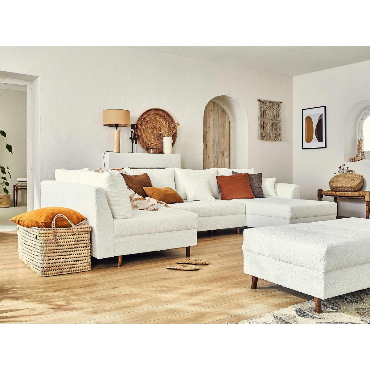 LISA DESIGN Rune - canapé panoramique d'angle gauche - 7 places - avec pouf d'appoint - en tissu bouclette