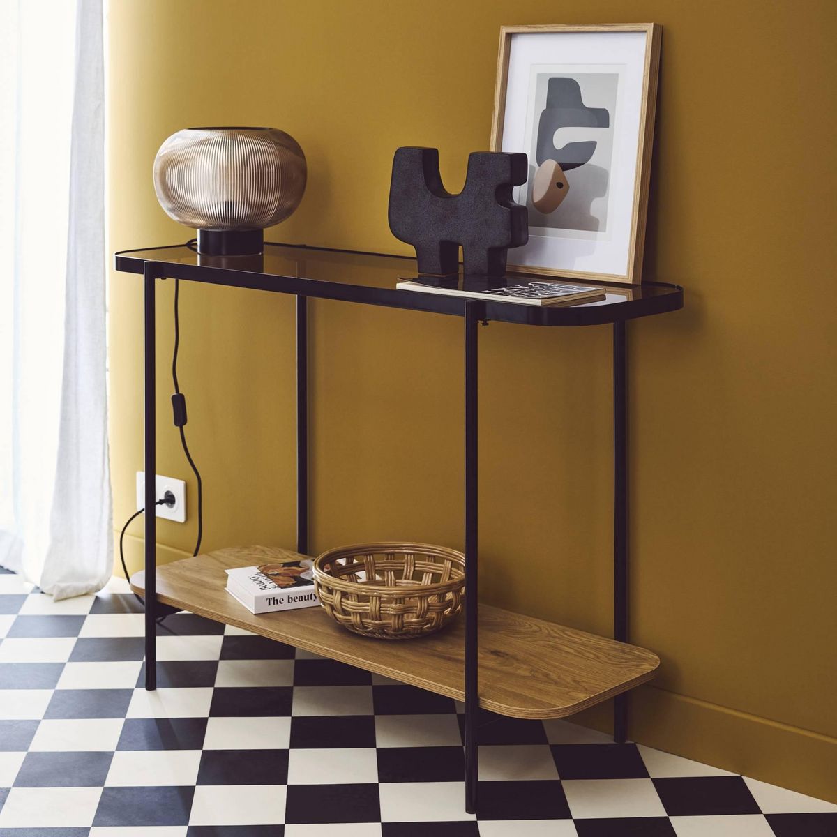 SWEEEK Console vintage en métal noir avec 2 plateaux (verre et décor bois). bords arrondis