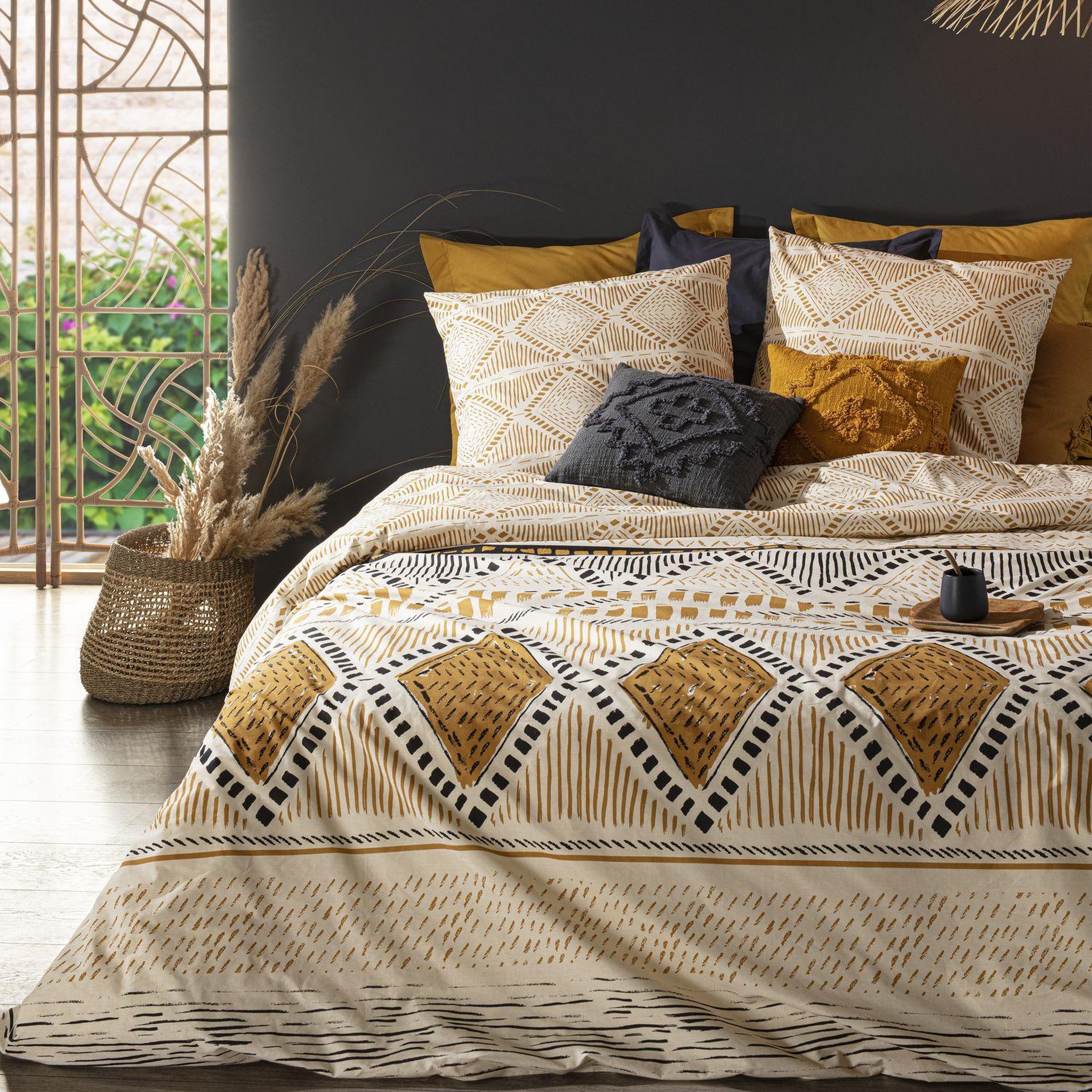 Voir la diapositive 2 : ATMOSPHERA Parure de lit 2 places en coton imprimé Ray Kilim - 240x220 cm - Ocre