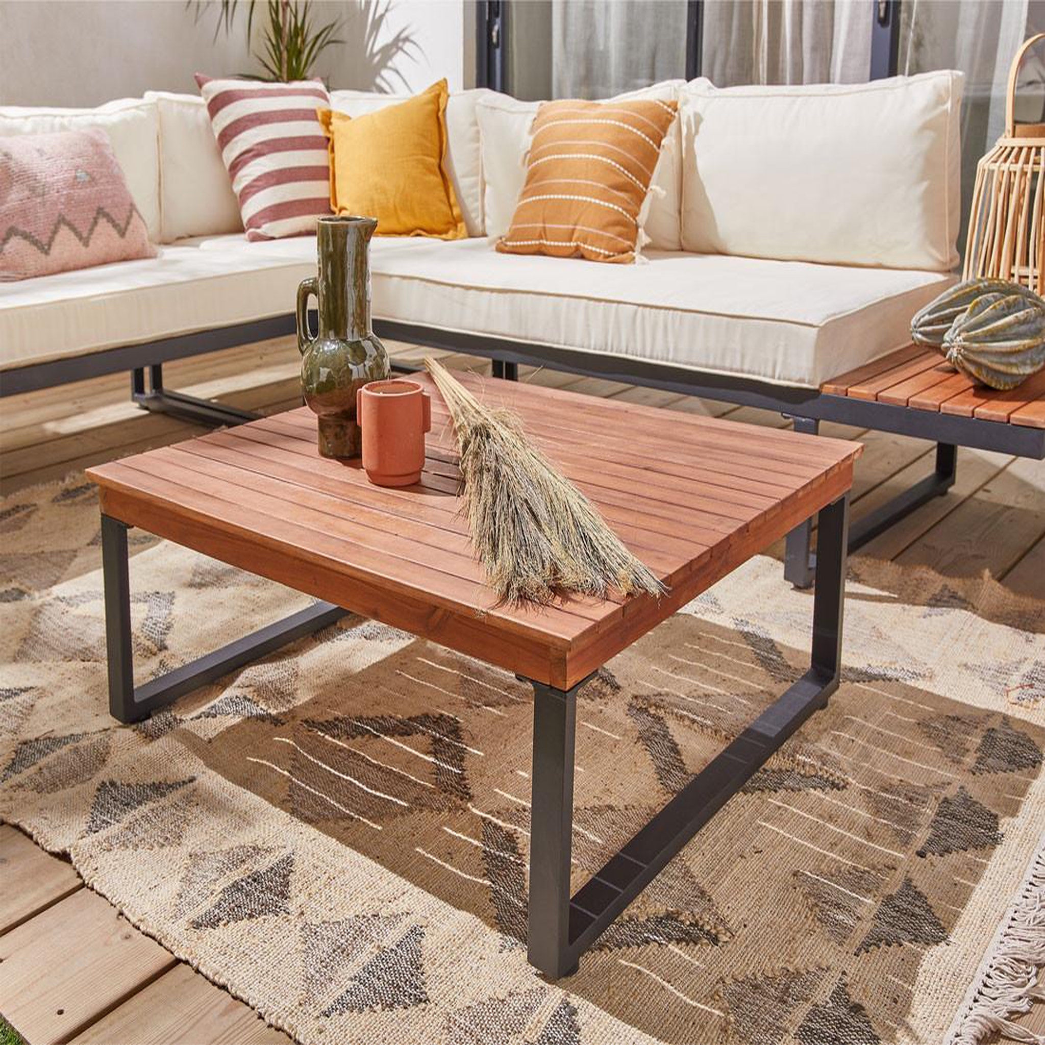 Voir la diapositive 3 : BEST MOBILIER Yulara - salon bas d'angle de jardin 5 places - bois, métal et coussins beiges