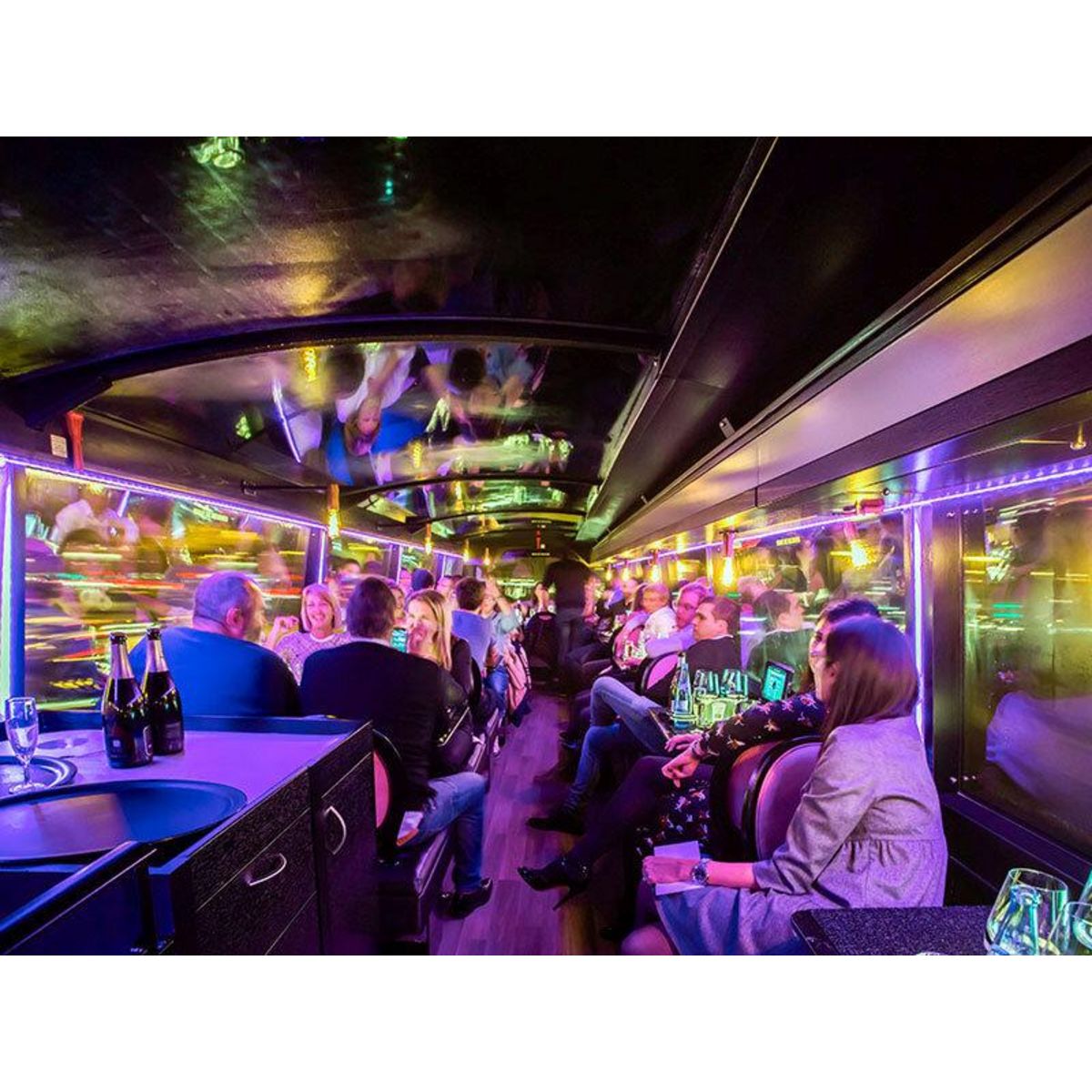 Smartbox Dîner insolite 3 plats avec visite de Paris dans le bus à impériale Le Saint-Germain 1920 - Coffret Cadeau Gastronomie