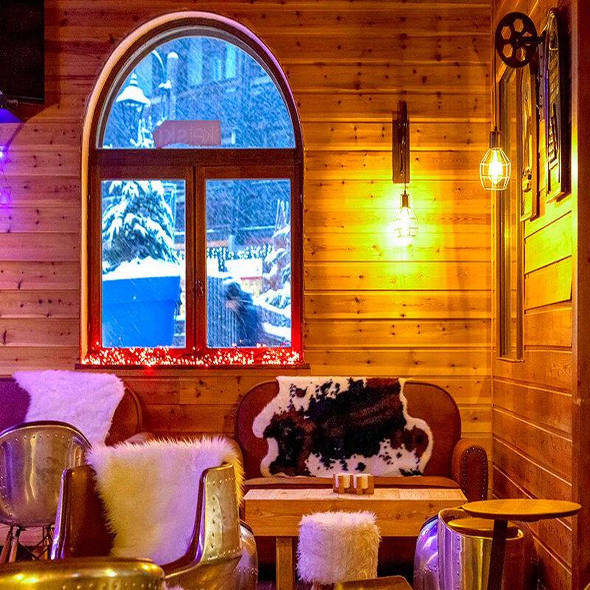 Voir la diapositive 4 : Smartbox 2 jours à la montagne en hôtel-chalet 4* avec accès illimité au sauna - coffret cadeau séjour