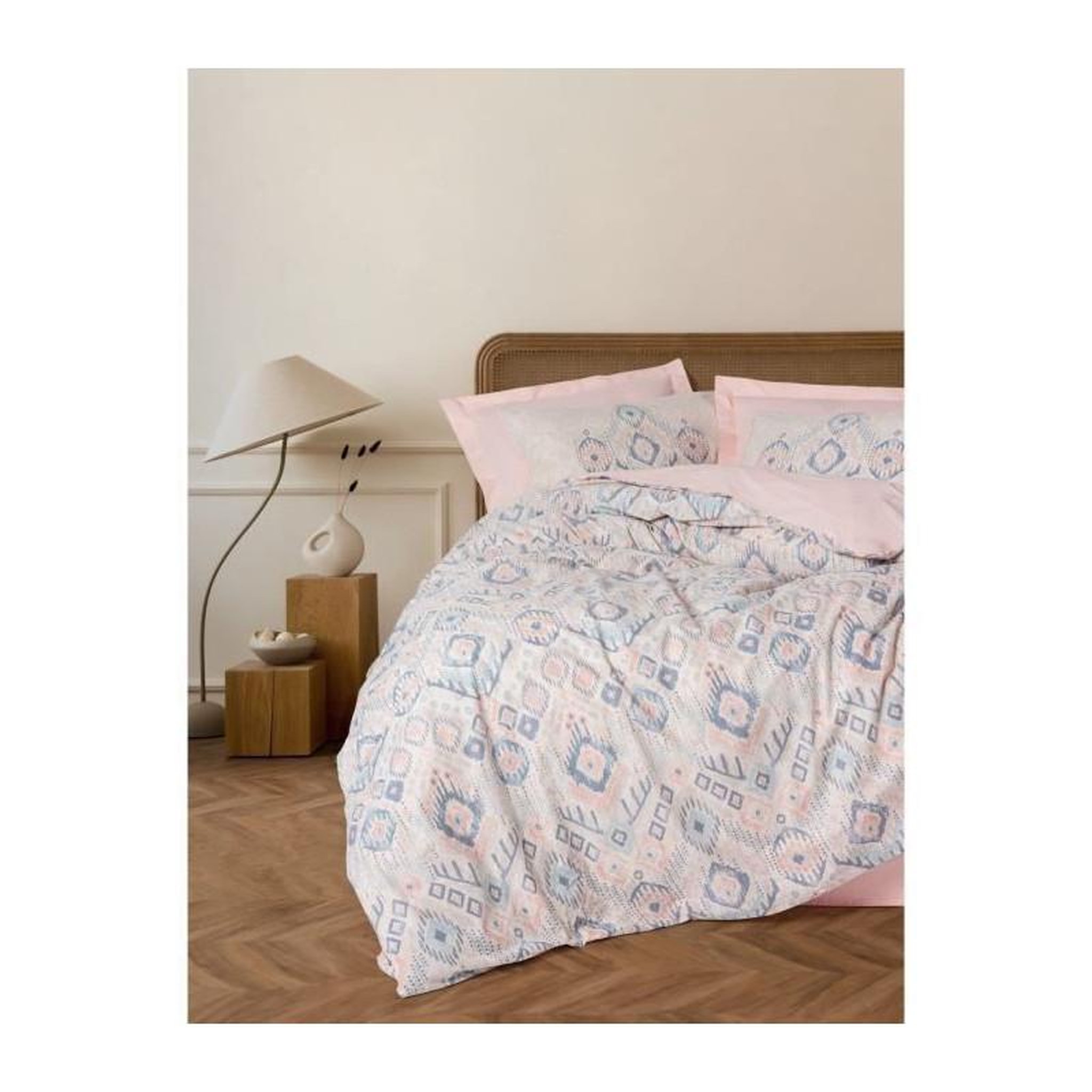 GENERIQUE Parure de lit - 129CTN64841 - 1 housse de couette 220 x 240 cm + 2 taies d'oreiller 60 x 60 cm - 100% coton ranforcé - Saumon