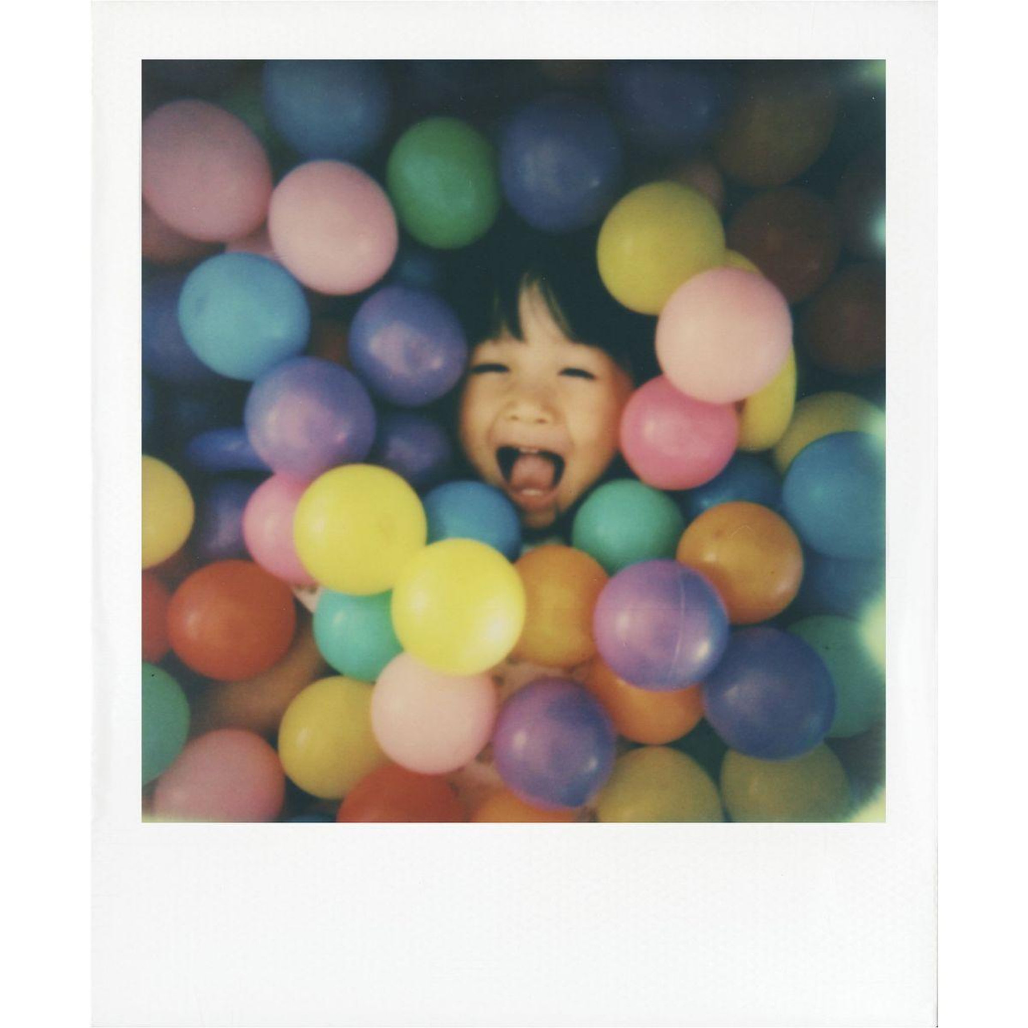 Voir la diapositive 4 : POLAROID Papier photo instantané Color film 600 (x40)