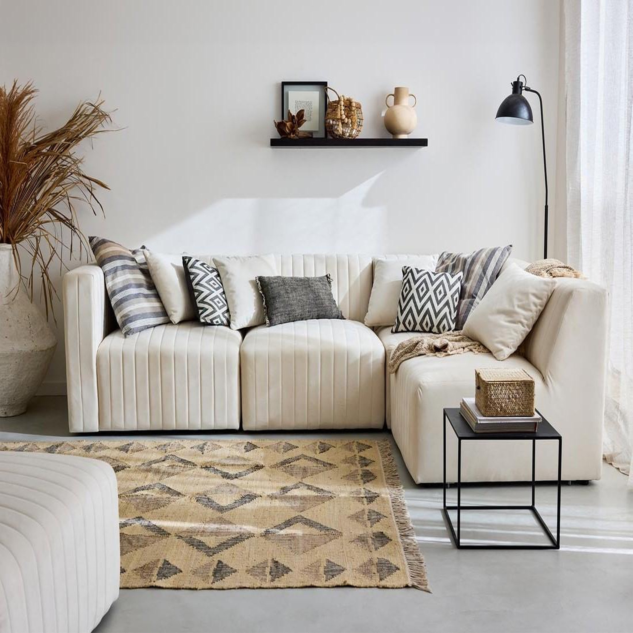 LISA DESIGN Nova - canapé modulable d'angle droit - 5 places - avec pouf d'appoint - en velours. Coloris disponibles : Gris